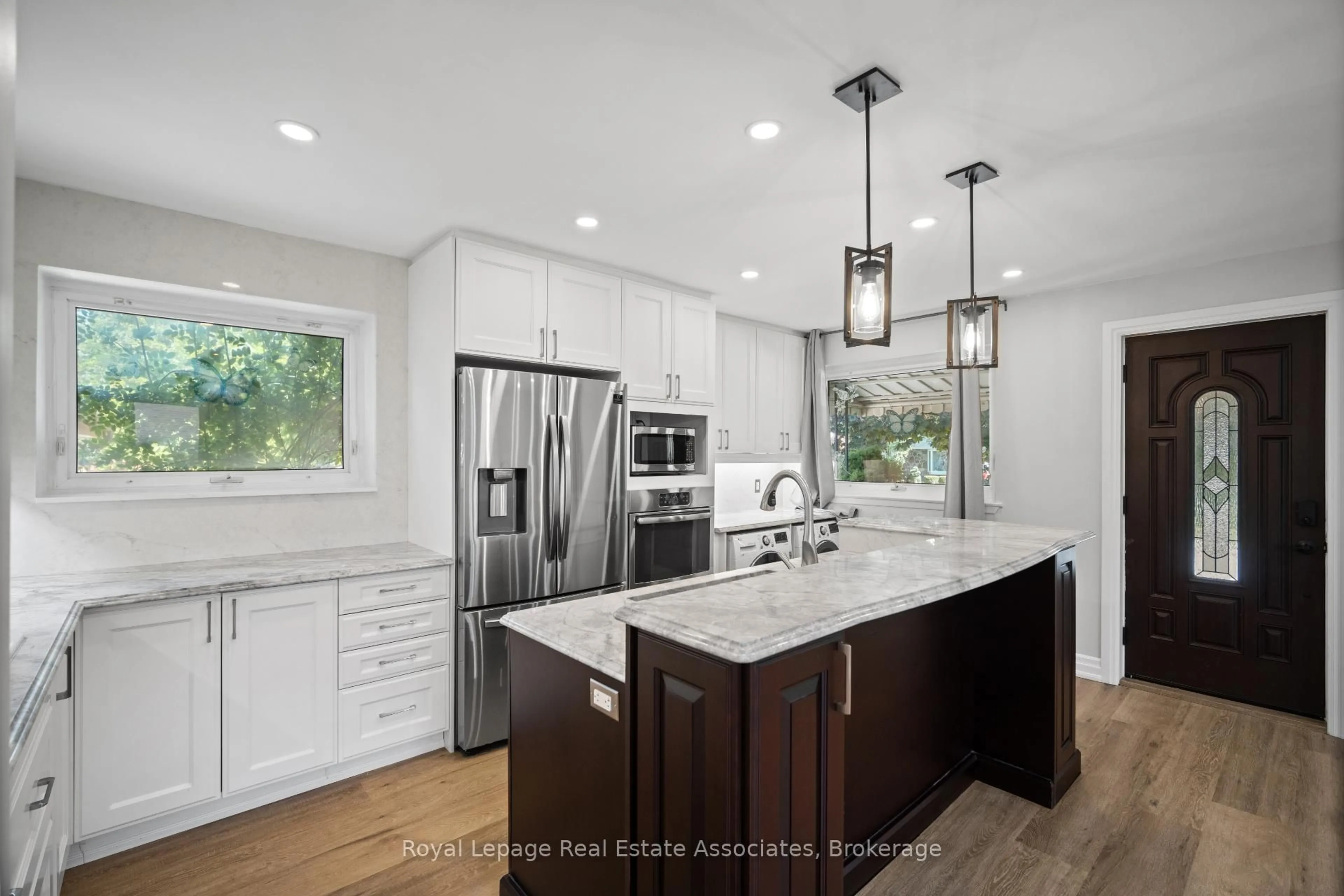 Open concept kitchen, unknown for 168 Tidey Ave, Halton Hills Ontario L7J 1V6