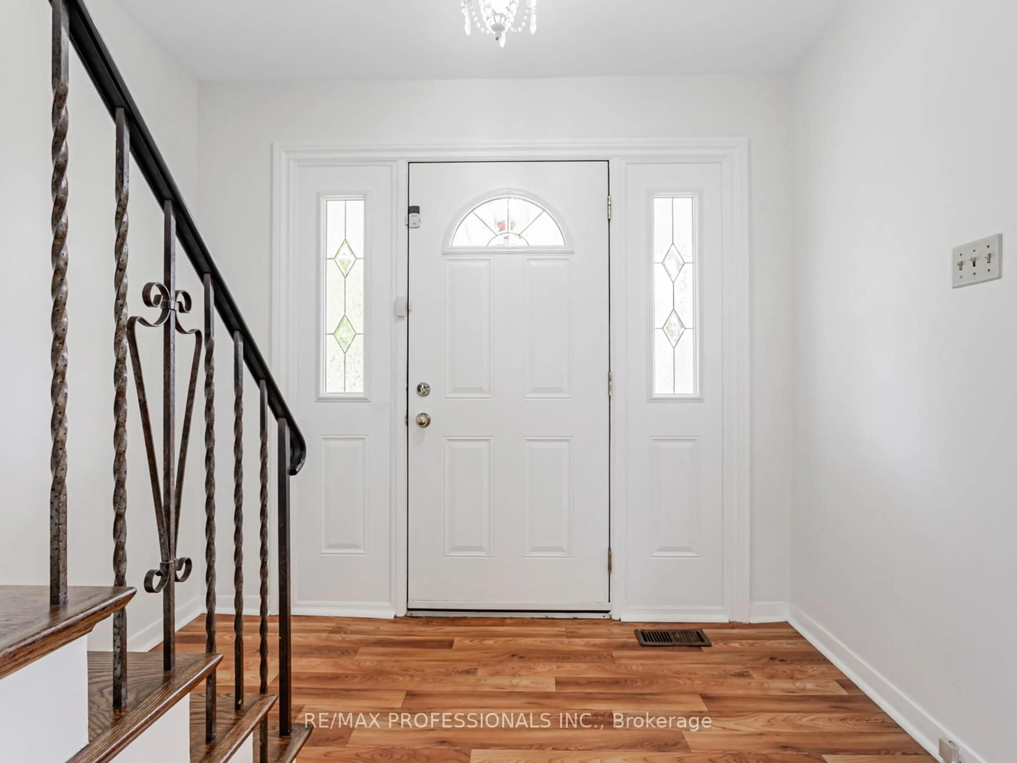 Indoor entryway for 275 Jeffcoat Dr, Toronto Ontario M9W 3E4