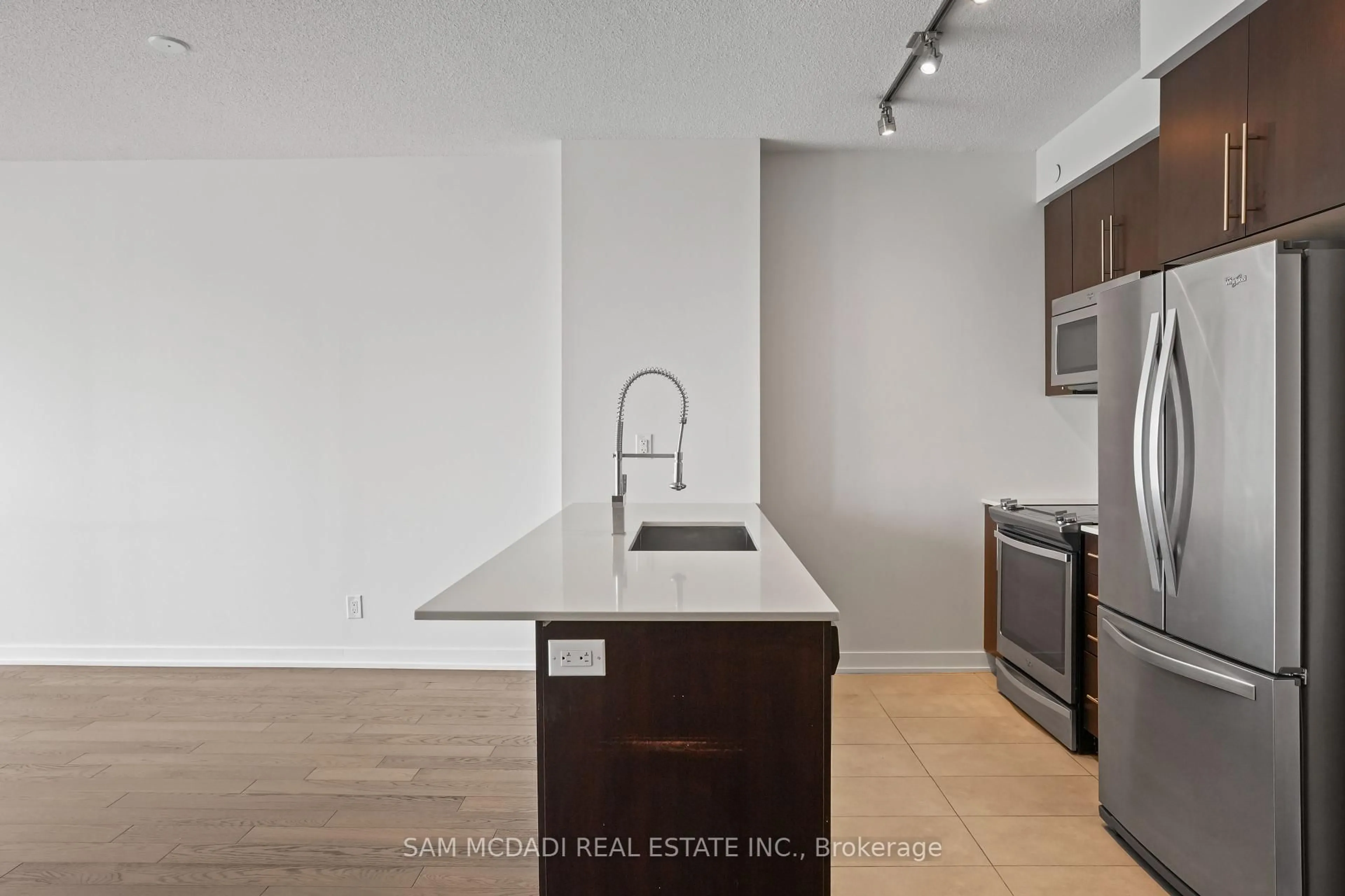 Standard kitchen, unknown for 4011 Brickstone Mews #1706, Mississauga Ontario L5B 0G3