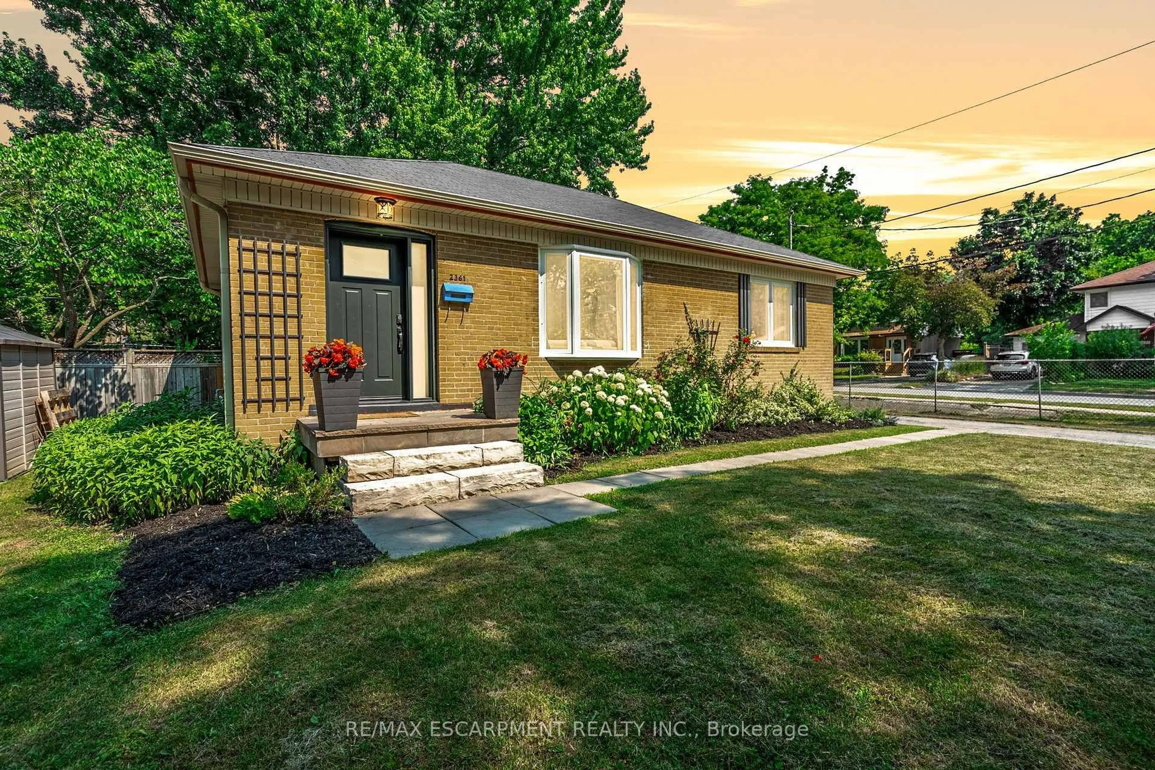 Unknown for 2361 Alma Dale Ave, Burlington Ontario L7P 1S2