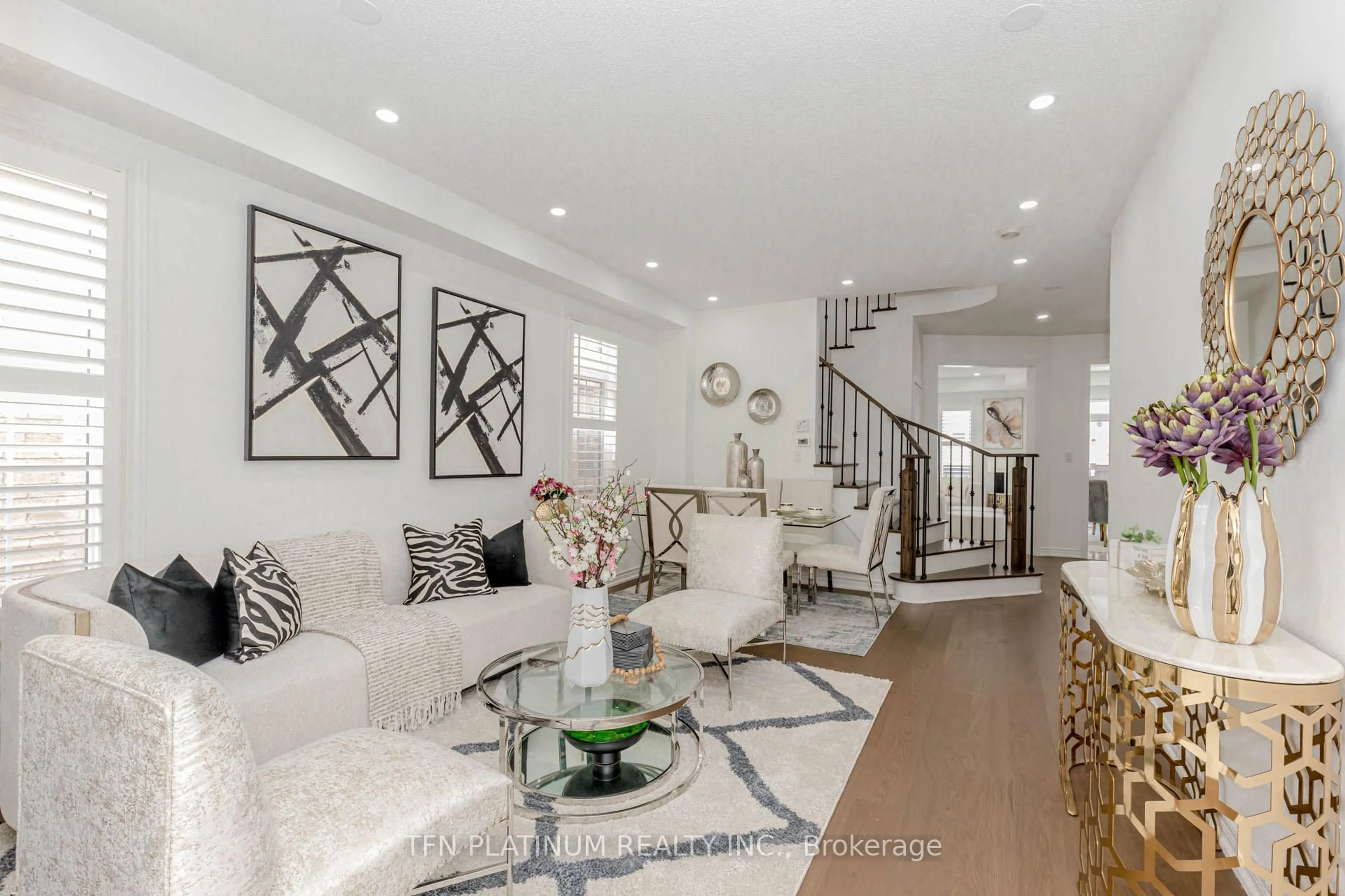 Unknown for 46 levendale Crt, Brampton Ontario L6P 0K4