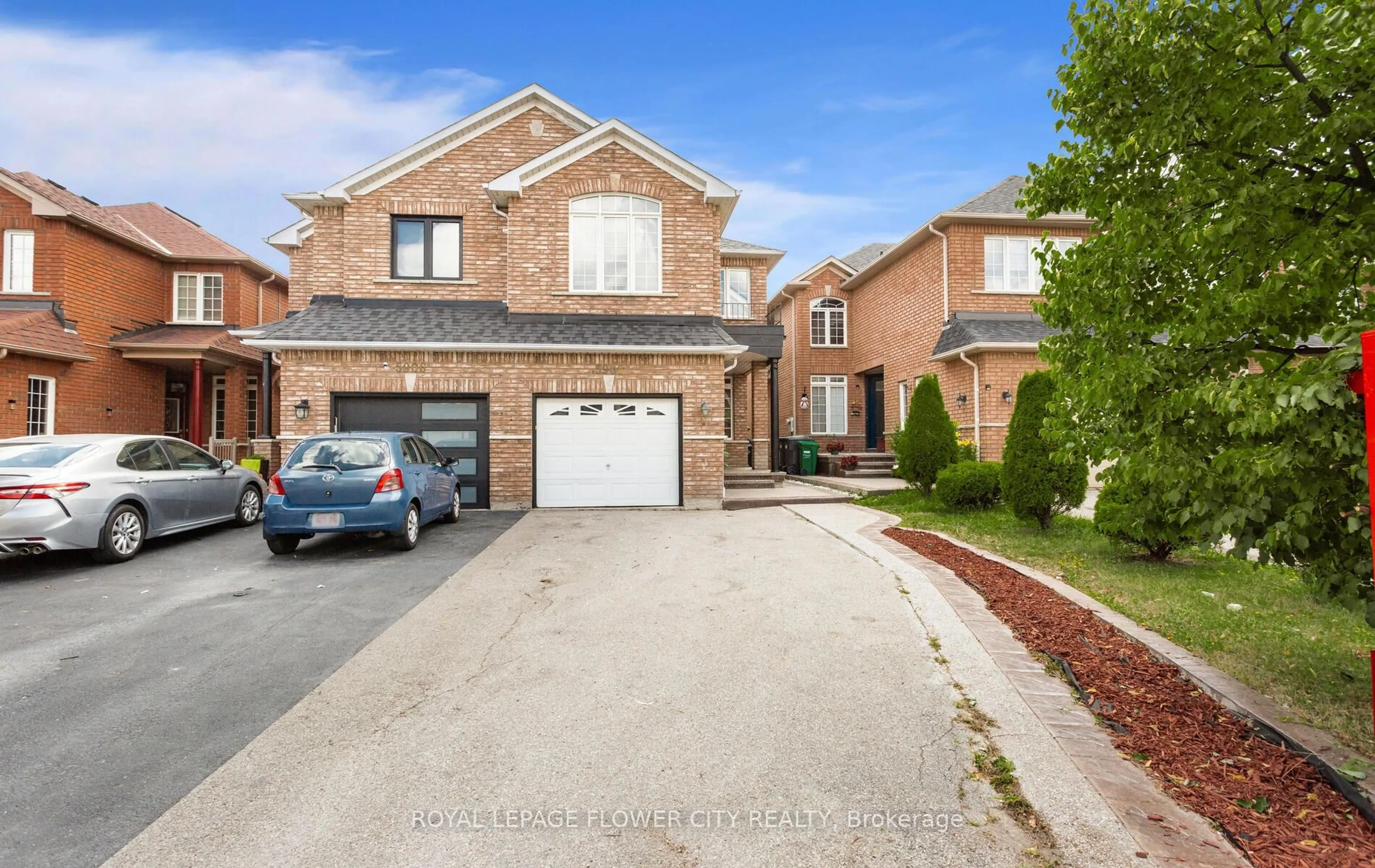 Home with brick exterior material, street for 5908 Stonebriar Cres, Mississauga Ontario L5V 2T8