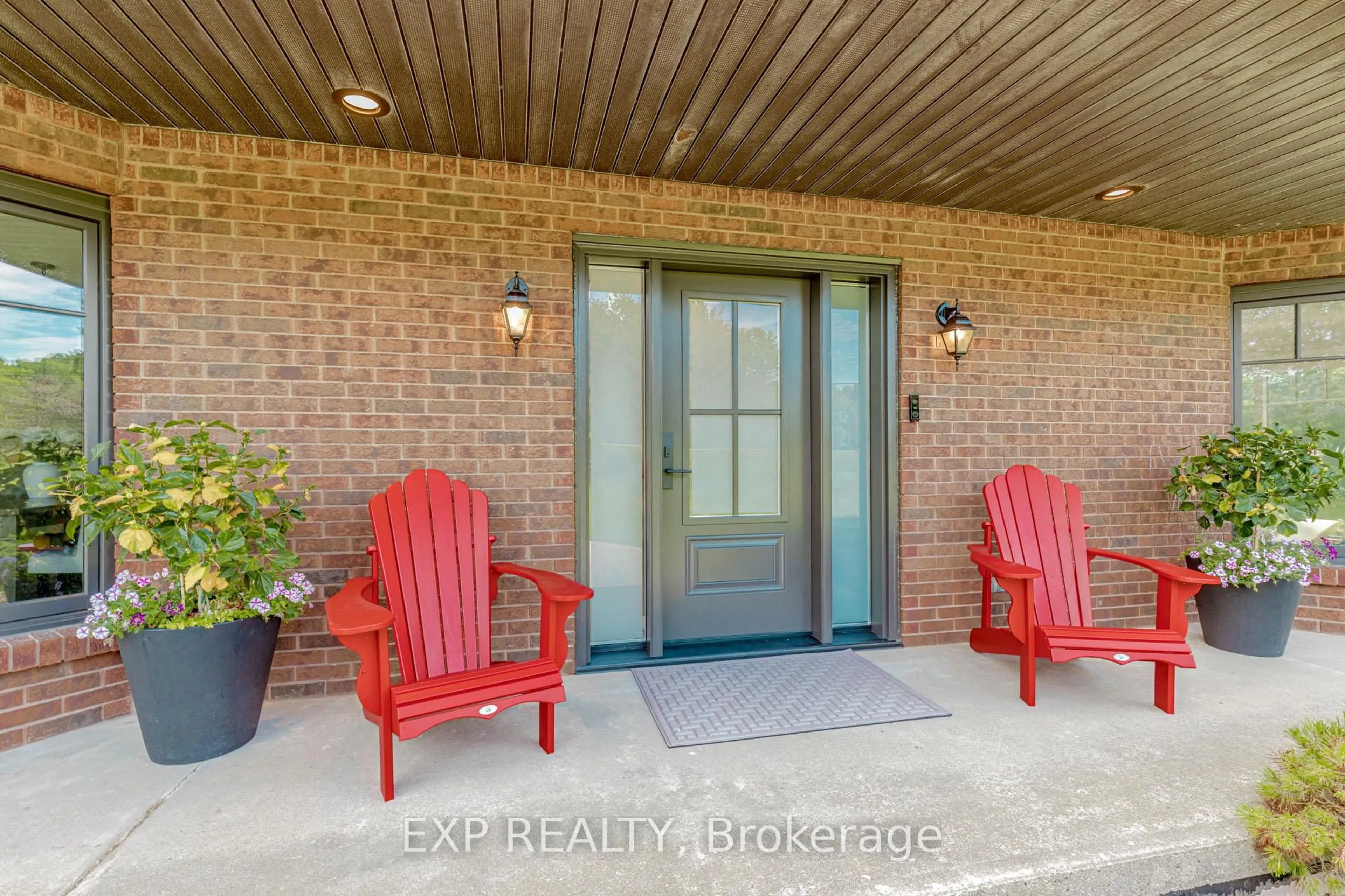 Indoor entryway for 7311 Guelph Line, Milton Ontario L0P 1B0