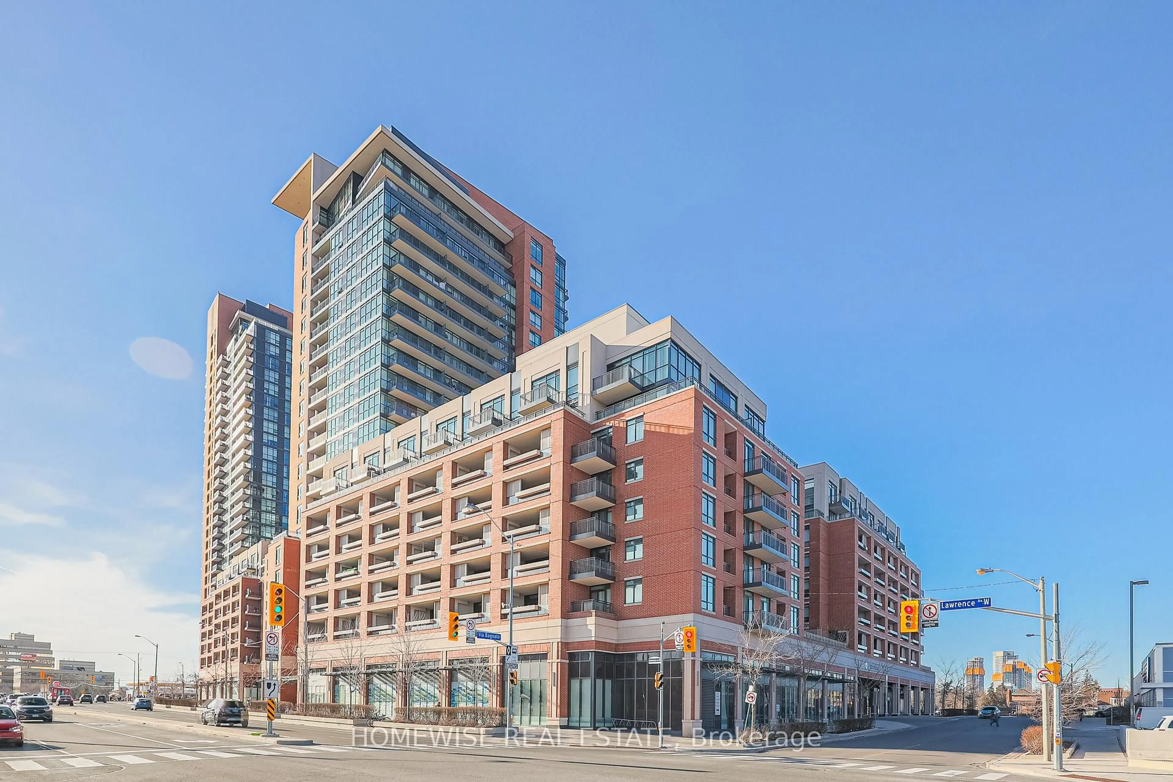 Patio, building for 800 Lawrence Ave #1313, Toronto Ontario M6A 0B1