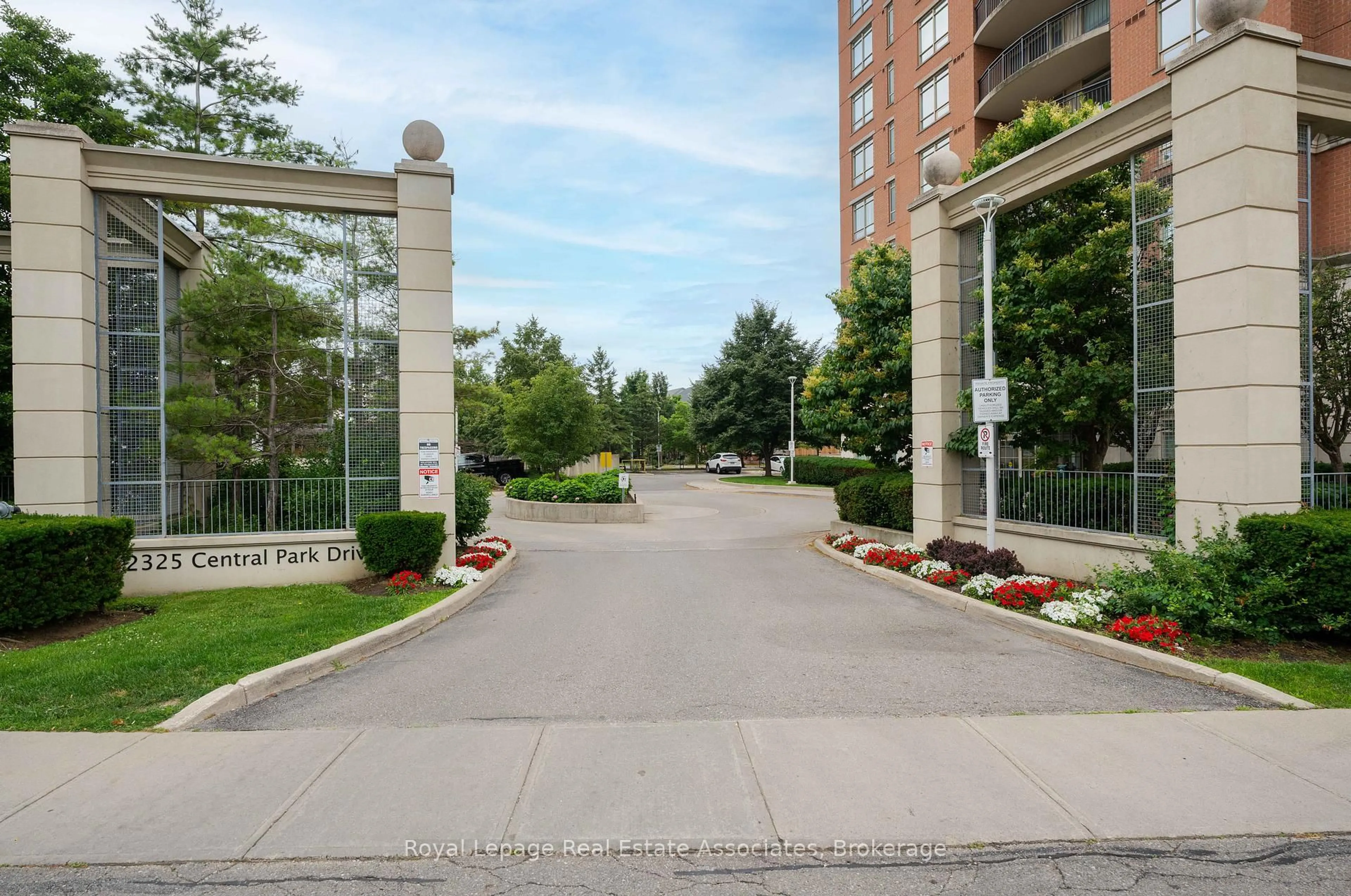 Unknown for 2325 Central Park Dr #1112, Oakville Ontario L6H 0E2