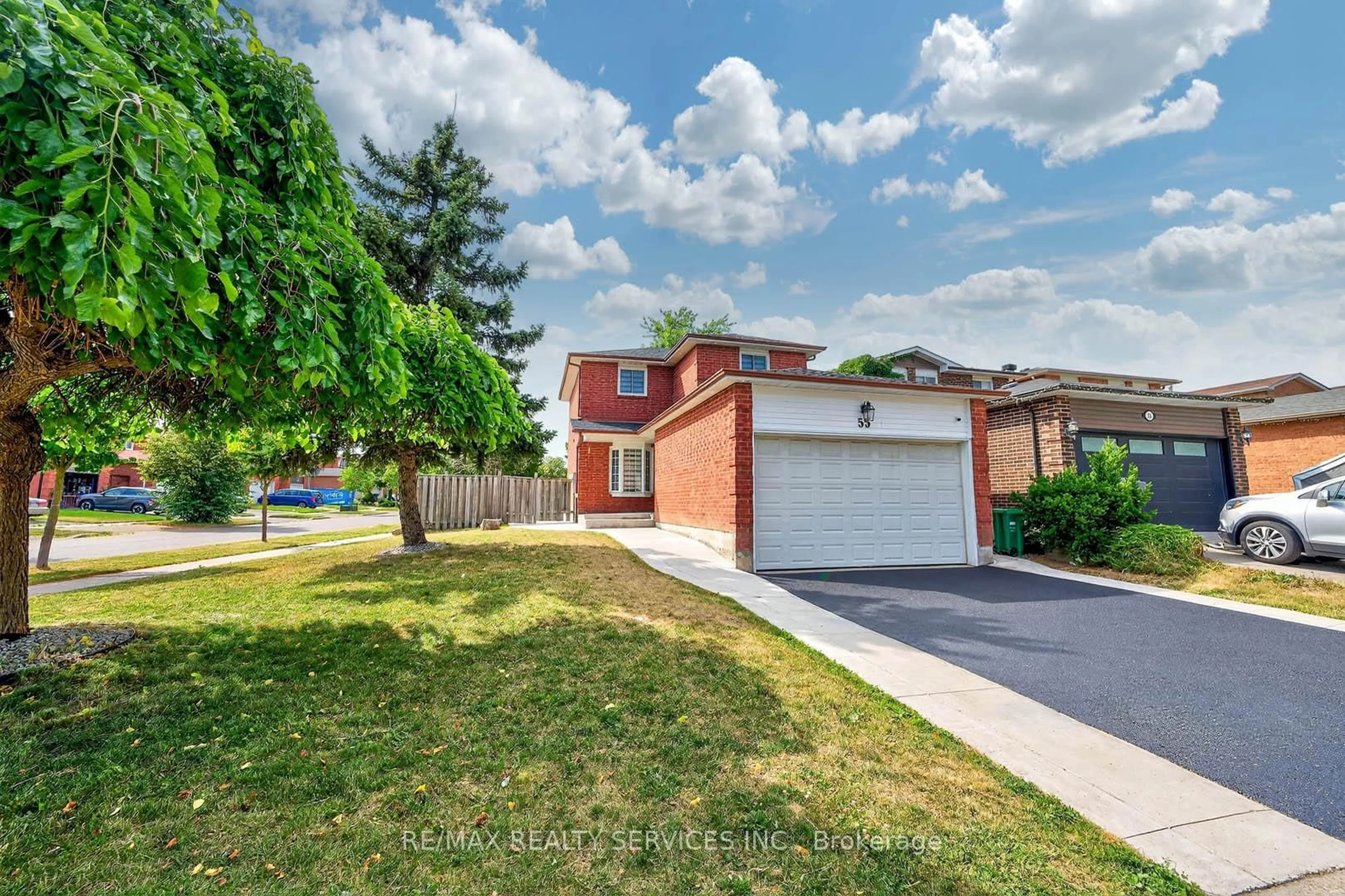 A pic from outside/outdoor area/front of a property/back of a property/a pic from drone, street for 55 Mcgraw Ave, Brampton Ontario L6X 3M5