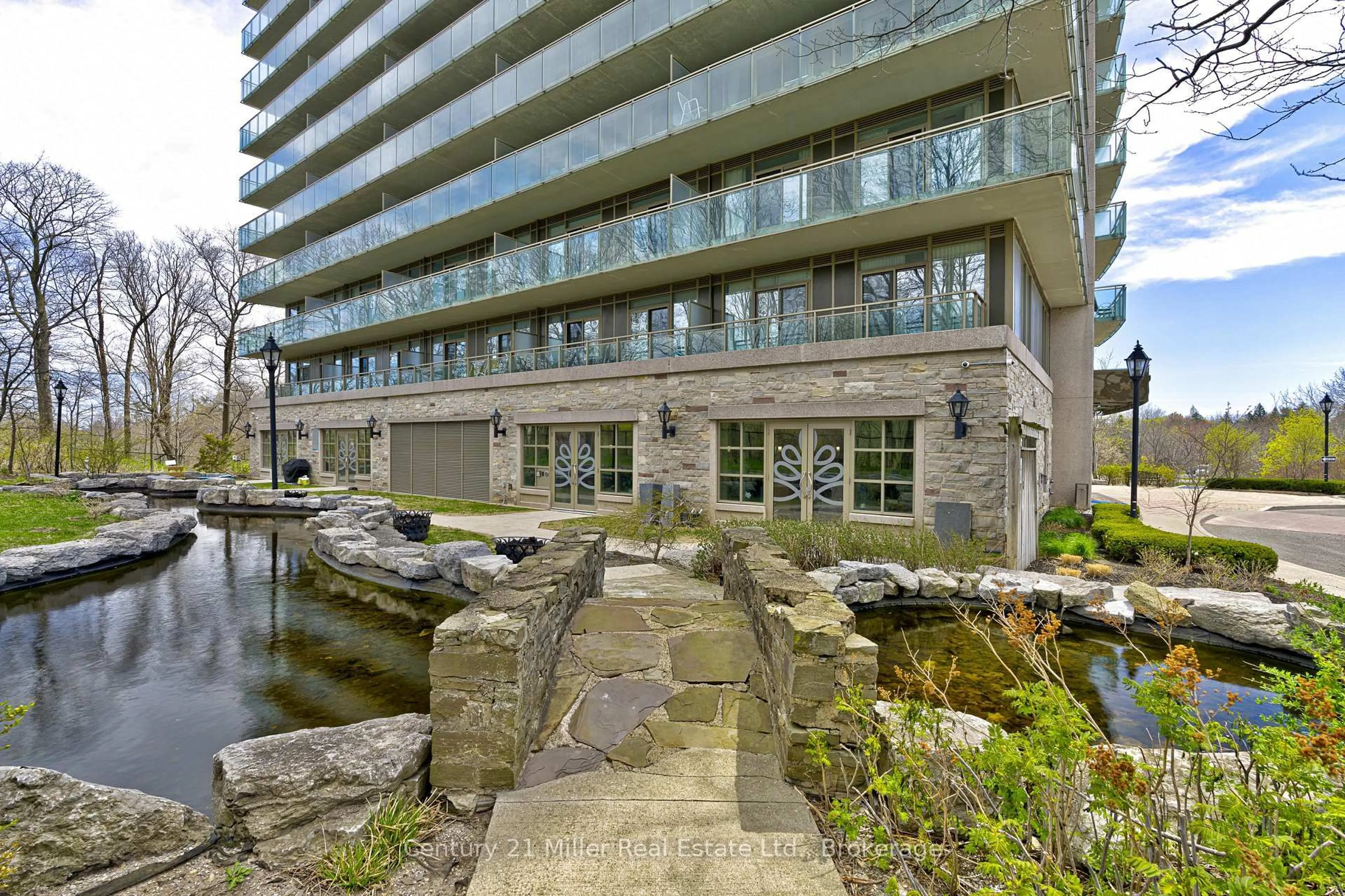 Patio, water/lake/river/ocean view for 1665 The Collegeway #1202, Mississauga Ontario L5L 0A9