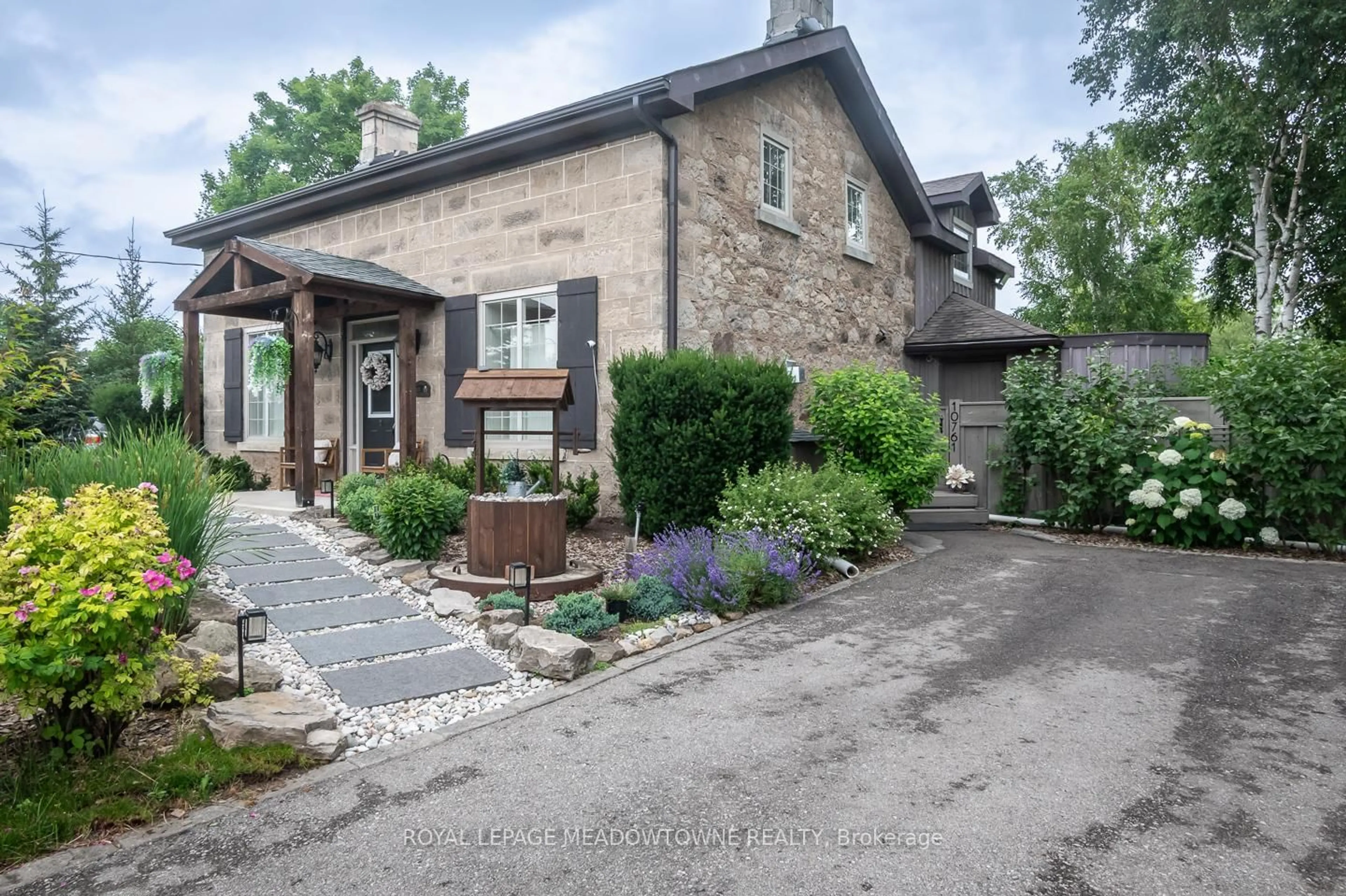 Home with brick exterior material, street for 10761 Guelph Line, Milton Ontario L0P 1B0