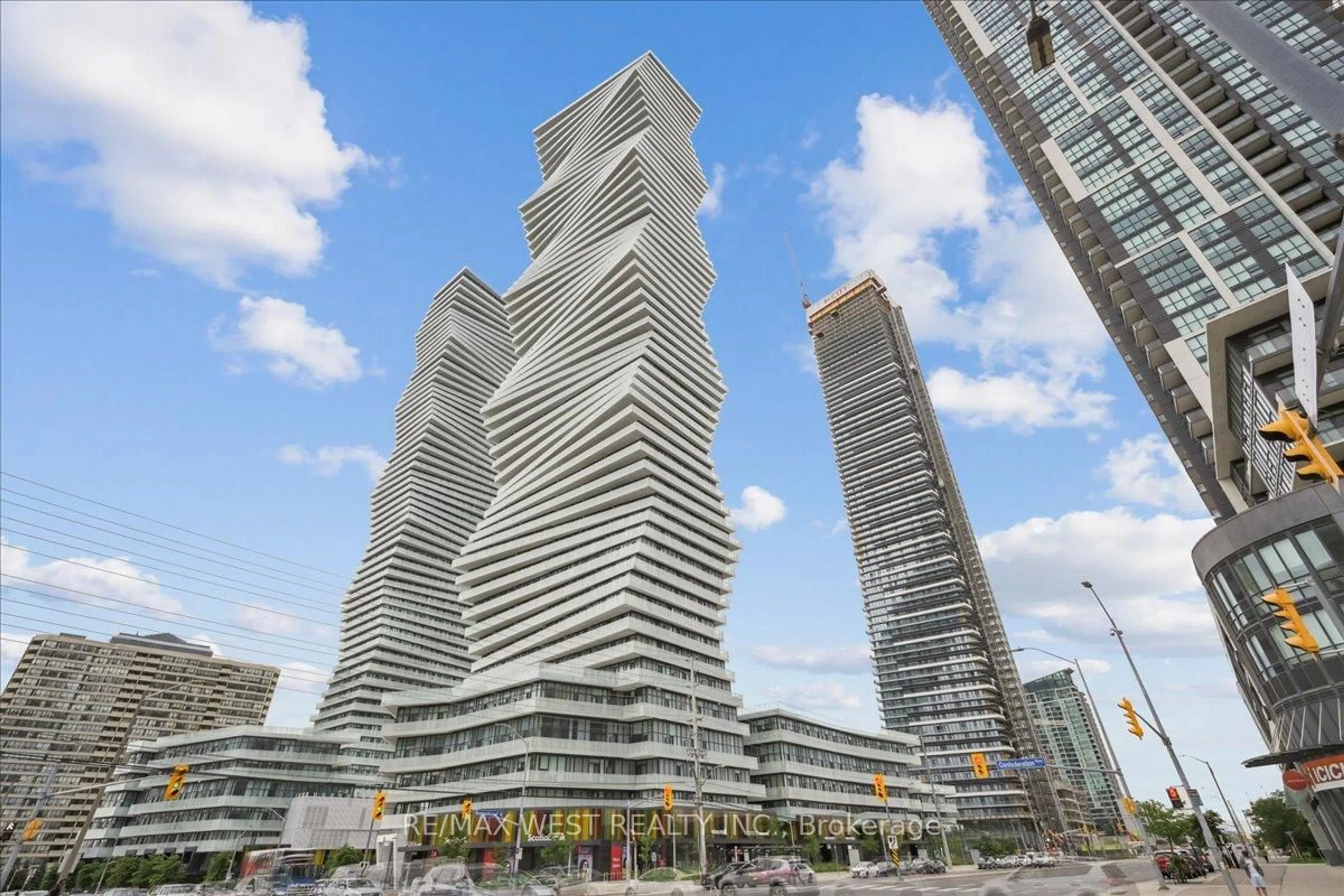 Unknown for 3900 Confederation Pkwy #1005, Mississauga Ontario L5B 0M3