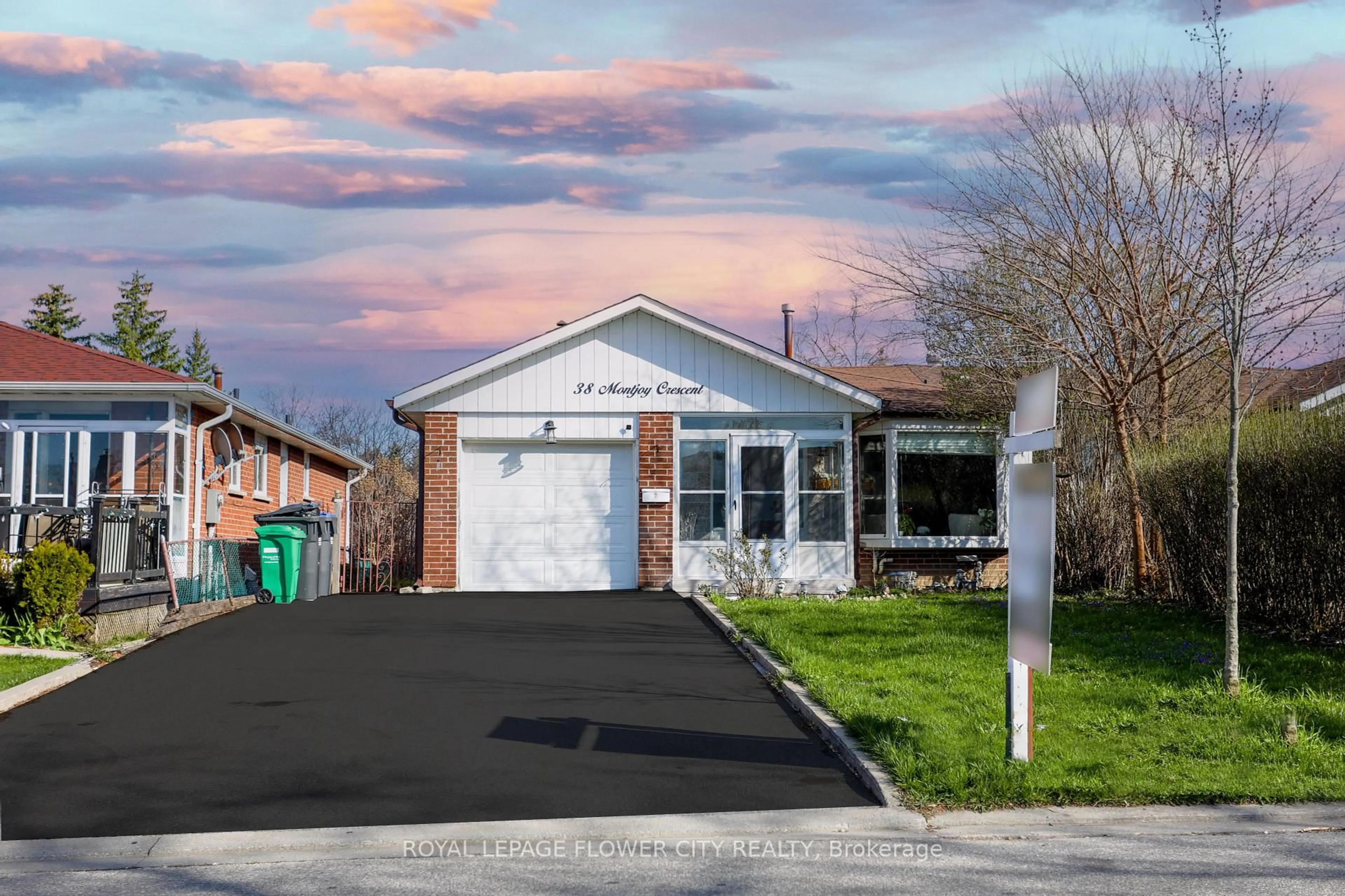 Unknown for 38 Montjoy Cres, Brampton Ontario L6S 3E7