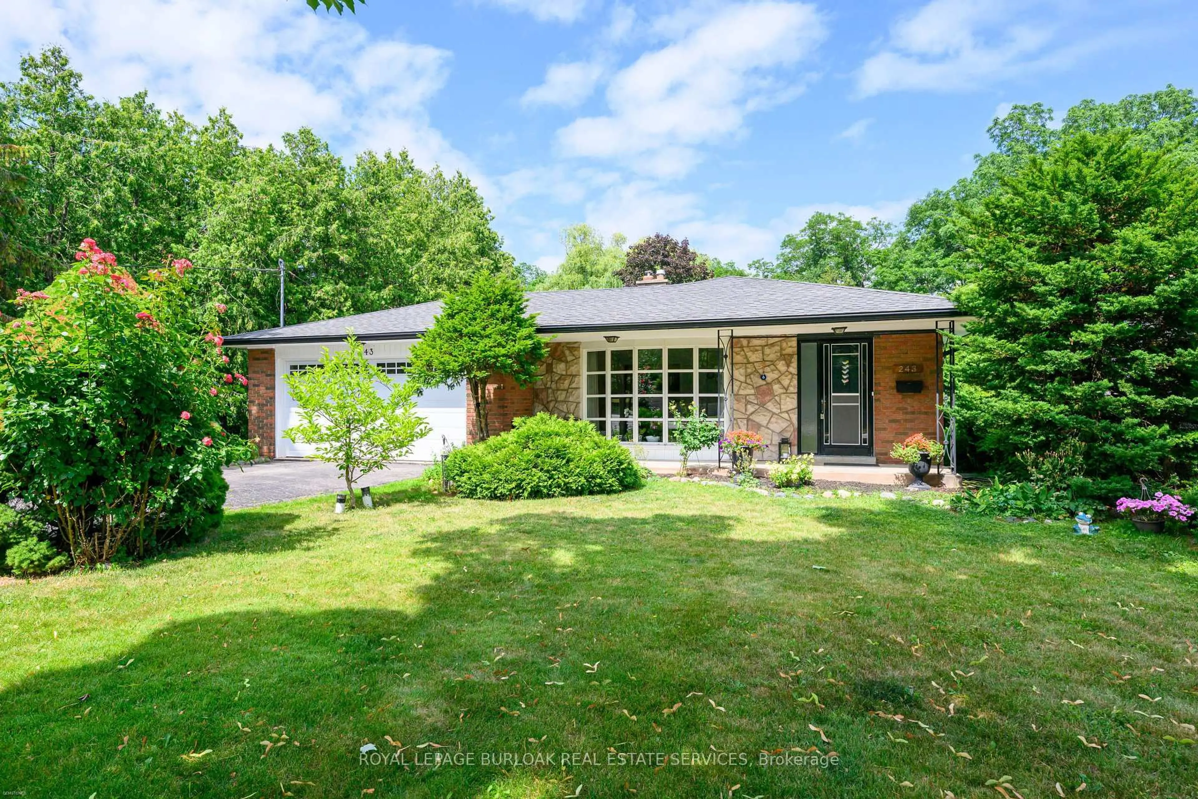 A pic from outside/outdoor area/front of a property/back of a property/a pic from drone, street for 243 Appleby Line, Burlington Ontario L7L 2X3