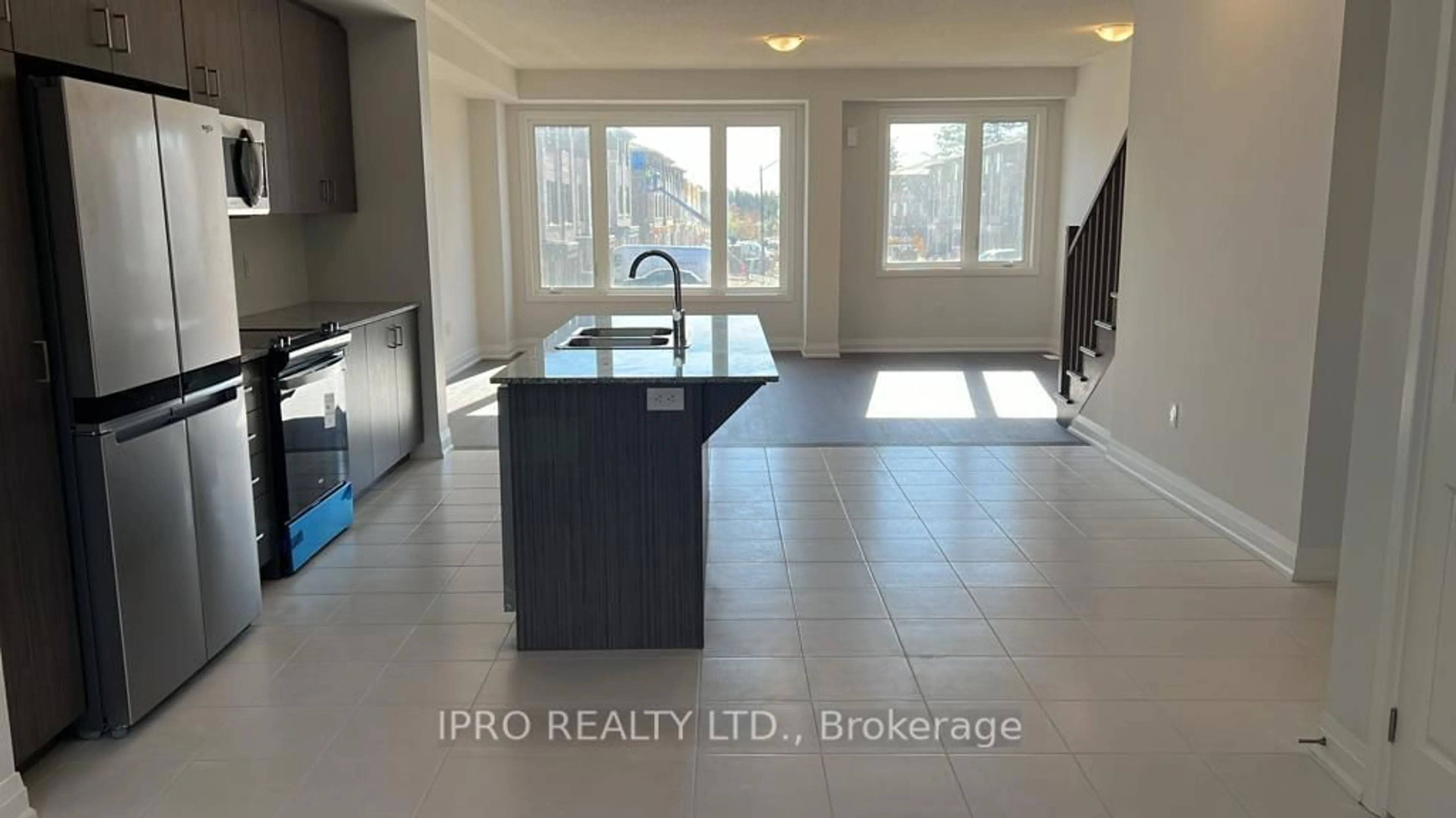 Open concept kitchen, ceramic/tile floor for 48 Windtree Way, Halton Hills Ontario L7G 0P6