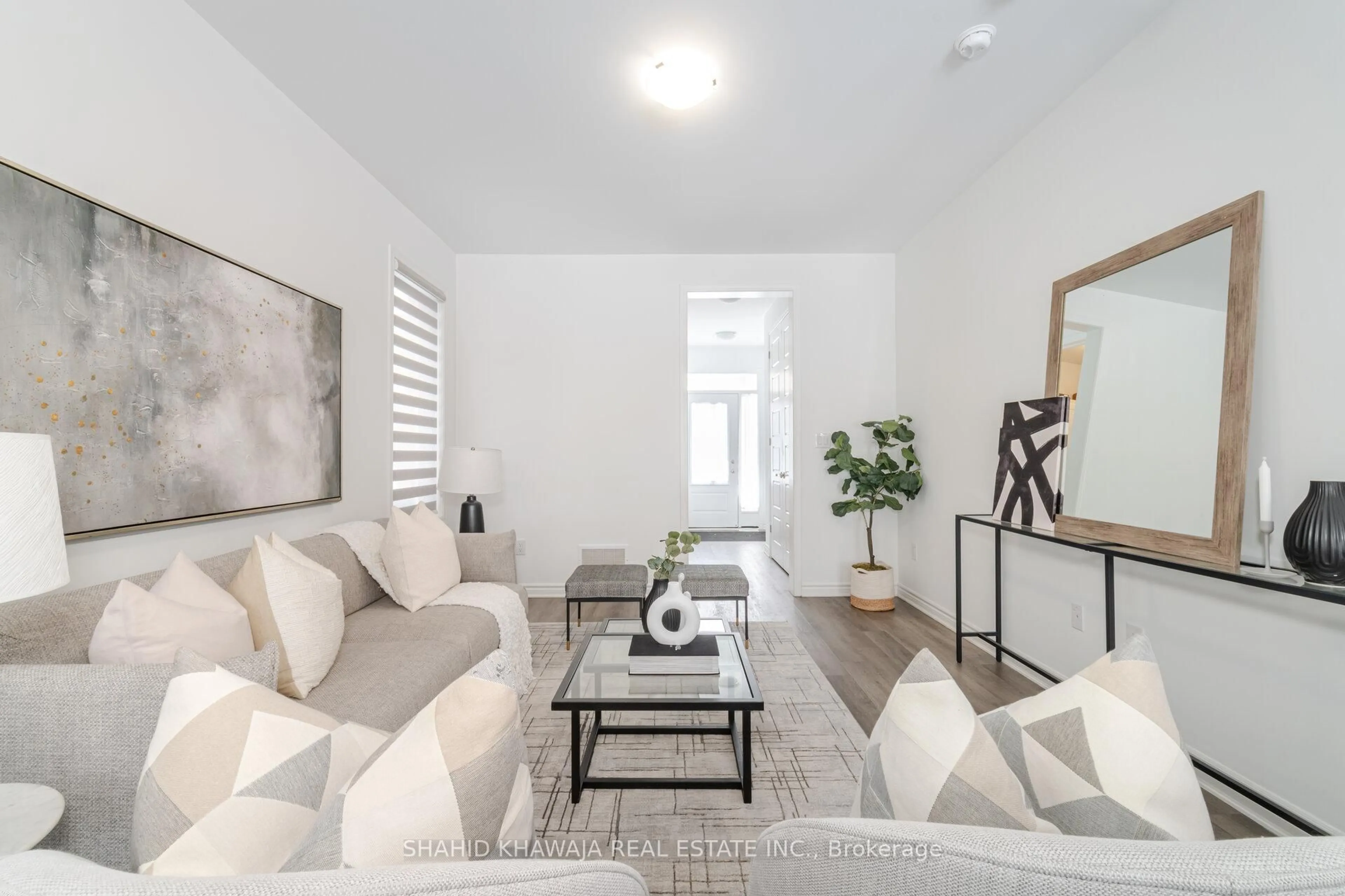Living room with furniture, unknown for 1564 Moira Cres, Milton Ontario L9E 1Y1