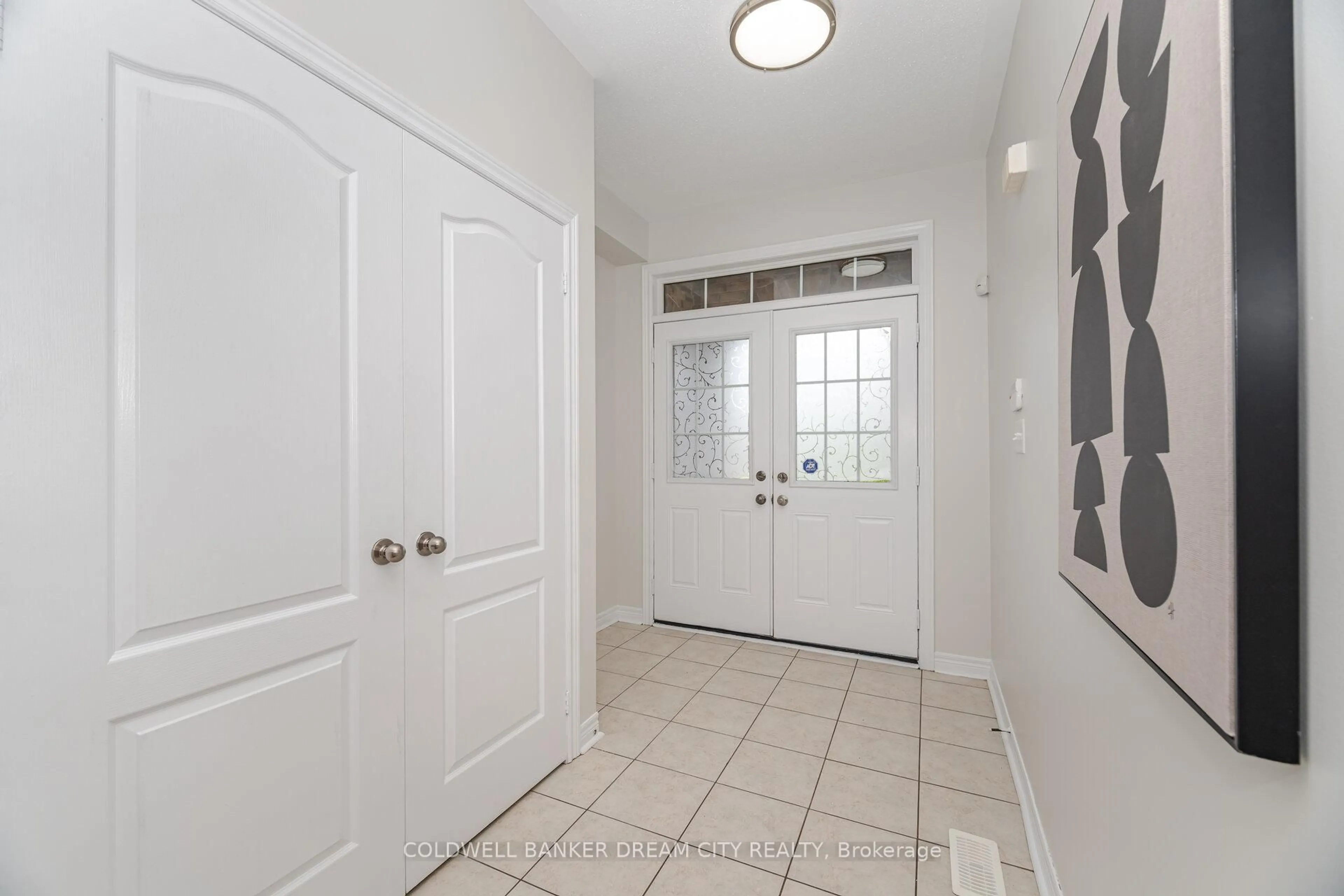 Indoor entryway for 86 Goodsway Tr, Brampton Ontario L7A 4A4