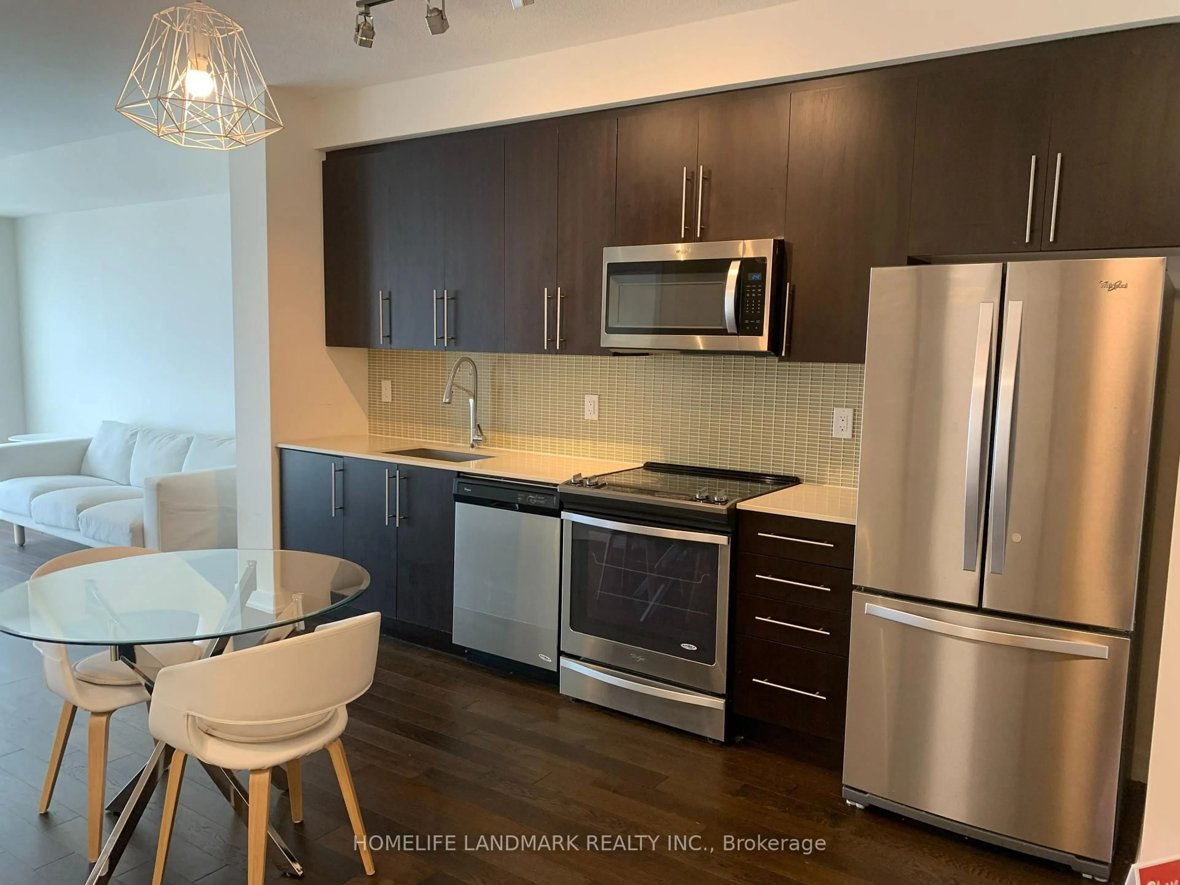 Standard kitchen, wood/laminate floor for 510 Curran Pl #4101, Mississauga Ontario L5B 0J8