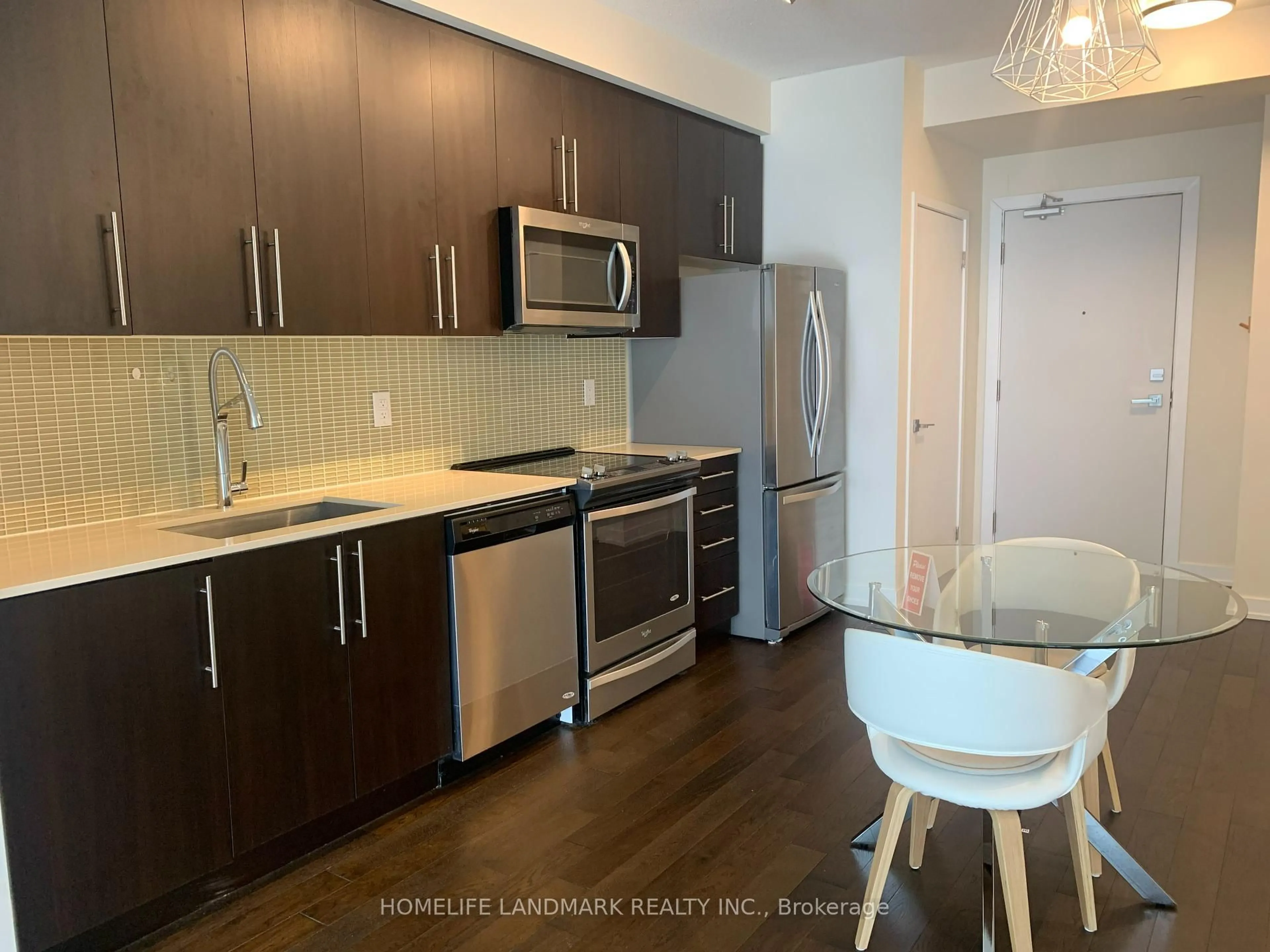 Standard kitchen, wood/laminate floor for 510 Curran Pl #4101, Mississauga Ontario L5B 0J8