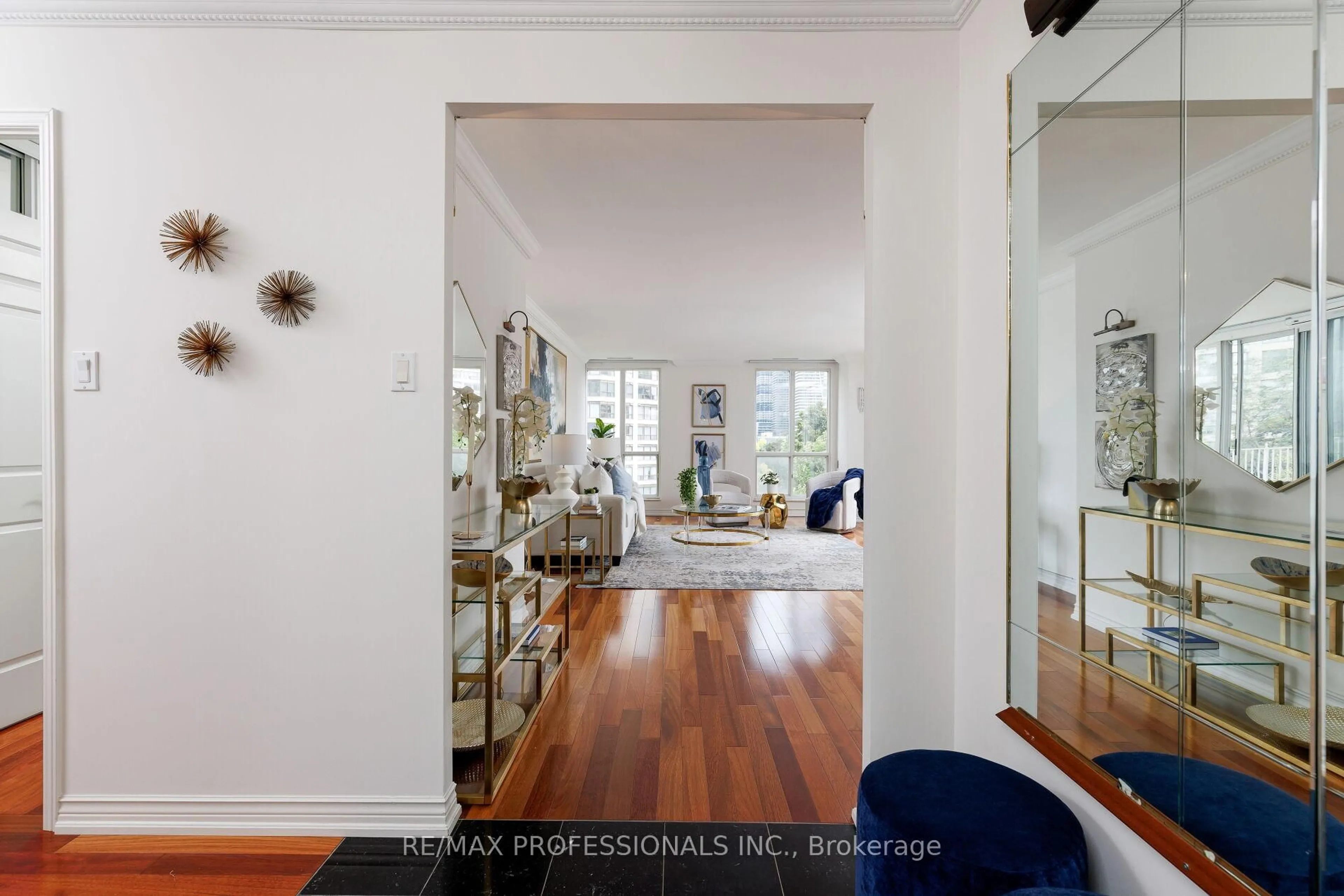 Indoor entryway for 2287 Lake Shore Blvd #205, Toronto Ontario M8V 3Y1