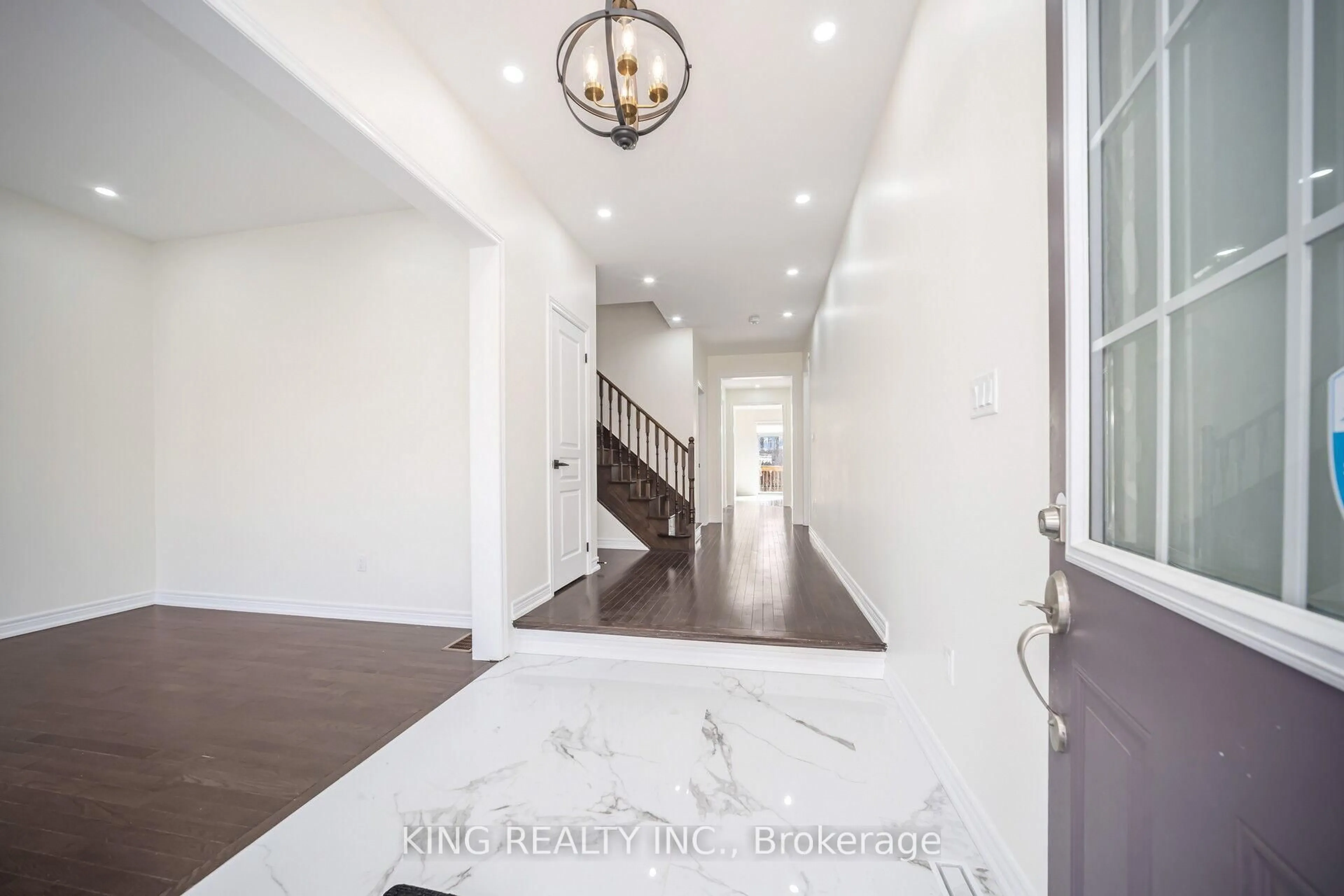 Indoor entryway for 52 Haverstock Cres, Brampton Ontario L7A 0G1