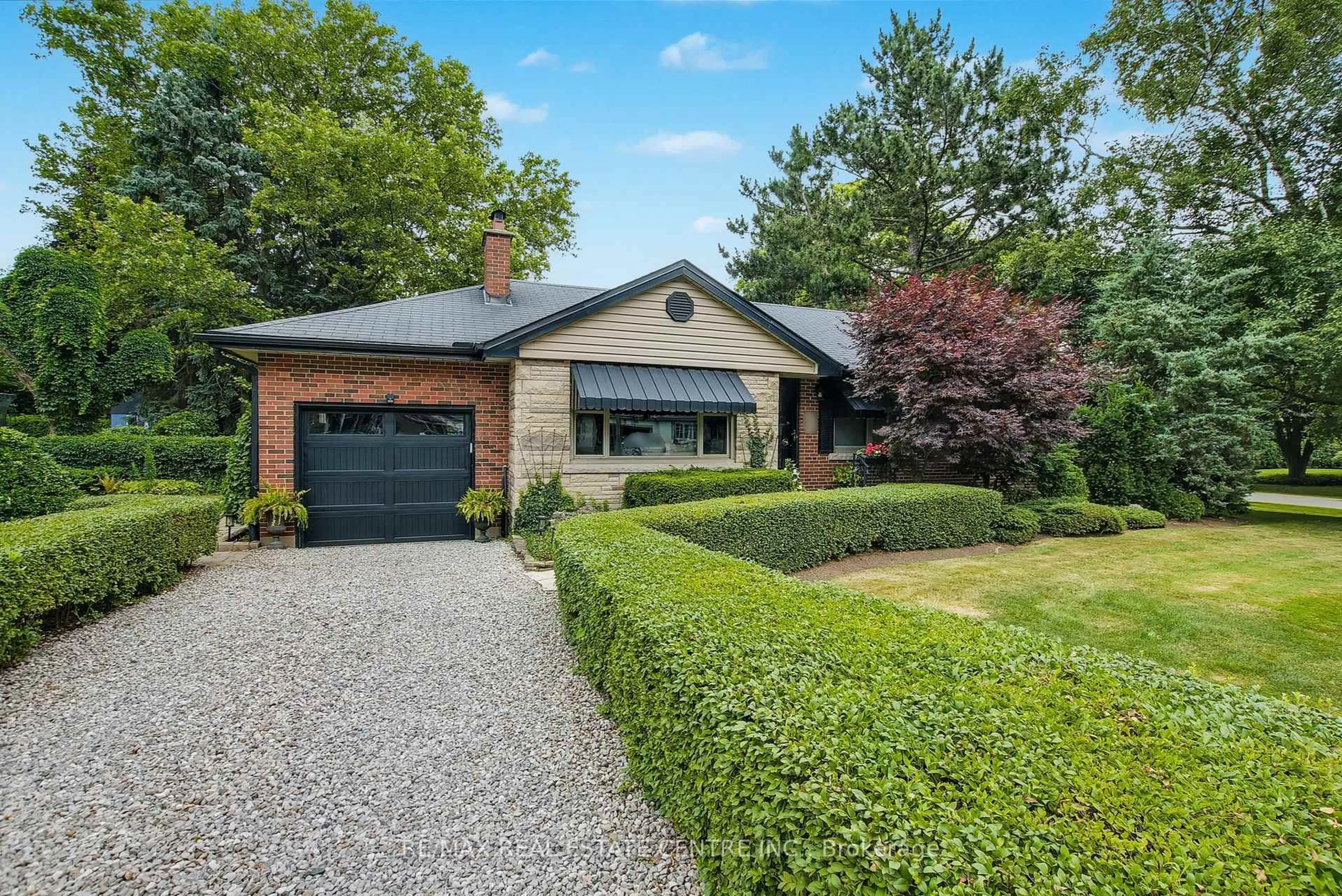 Home with brick exterior material, street for 843 Eagle Dr, Burlington Ontario L7T 3A3