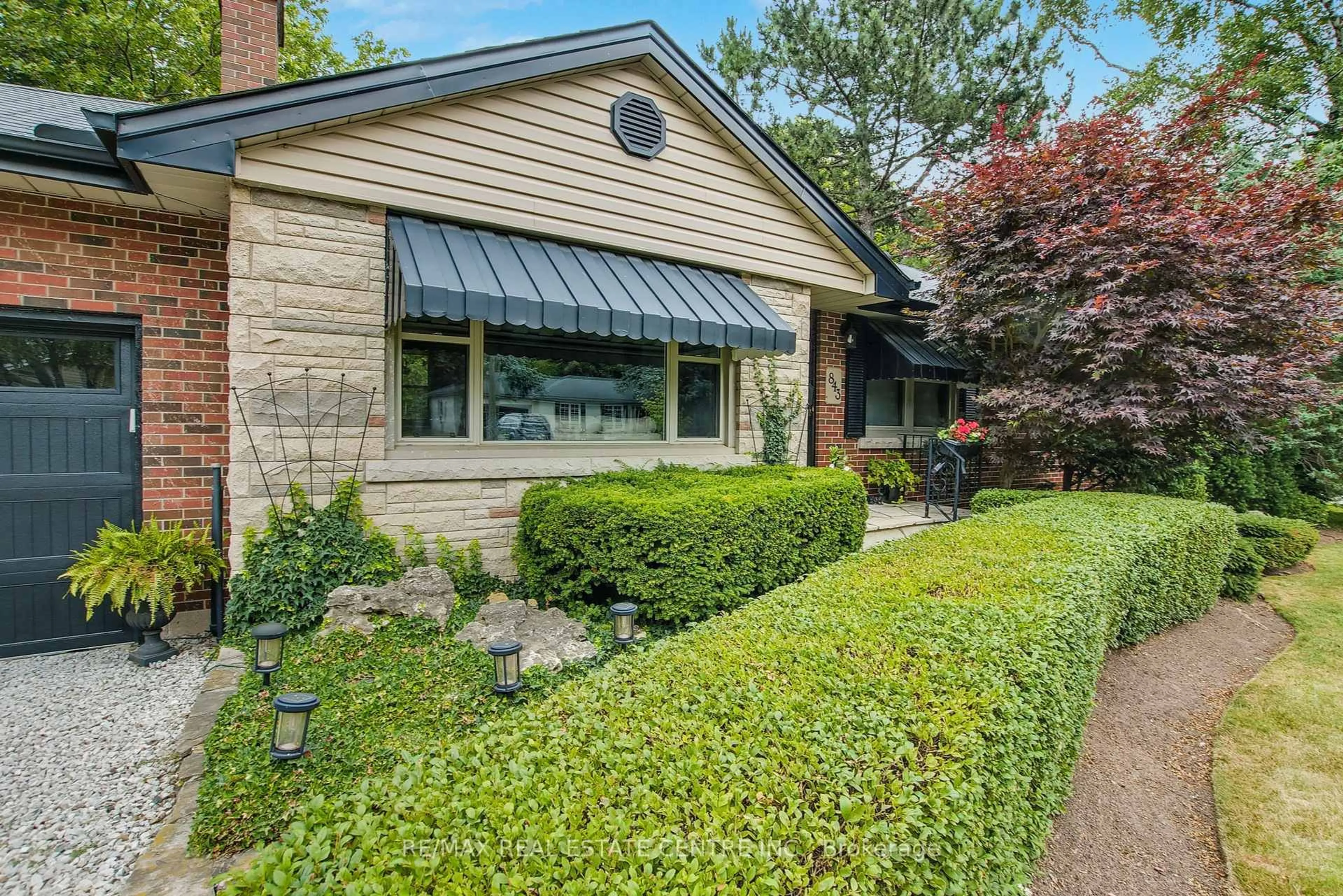 Home with brick exterior material, street for 843 Eagle Dr, Burlington Ontario L7T 3A3