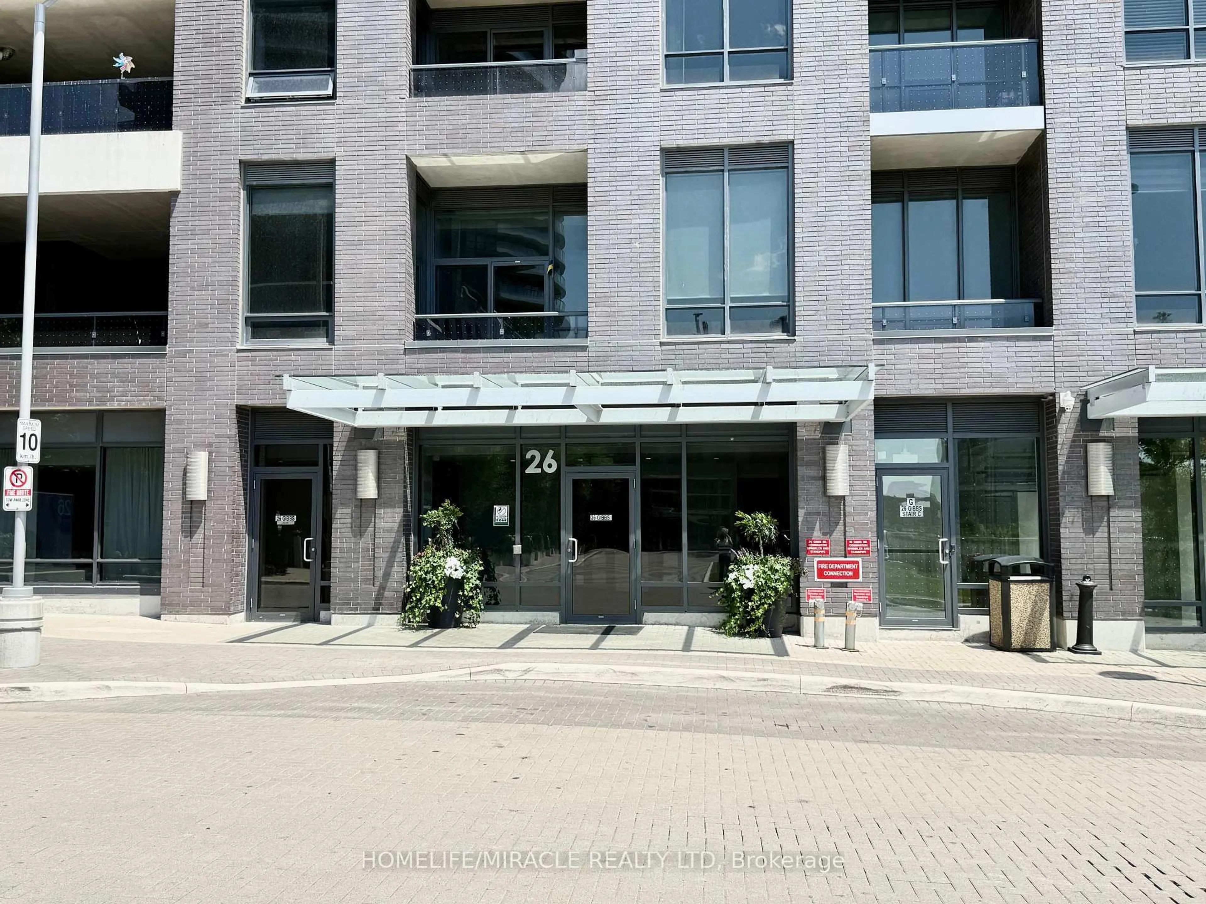 Indoor foyer for 26 Gibbs Rd #543, Toronto Ontario M9B 0E3