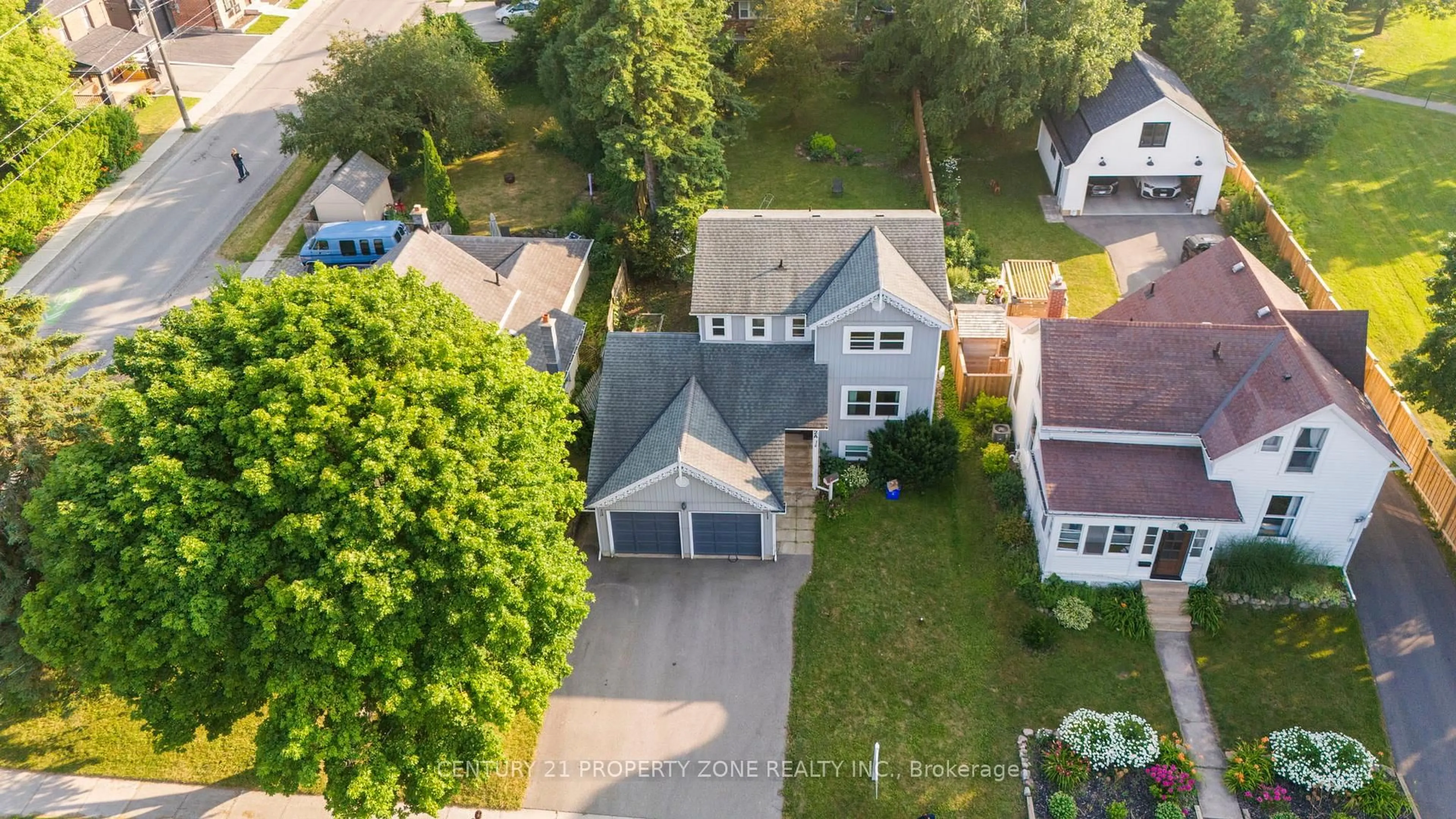 A pic from outside/outdoor area/front of a property/back of a property/a pic from drone, street for 22 A John St, Orangeville Ontario L9W 2P1