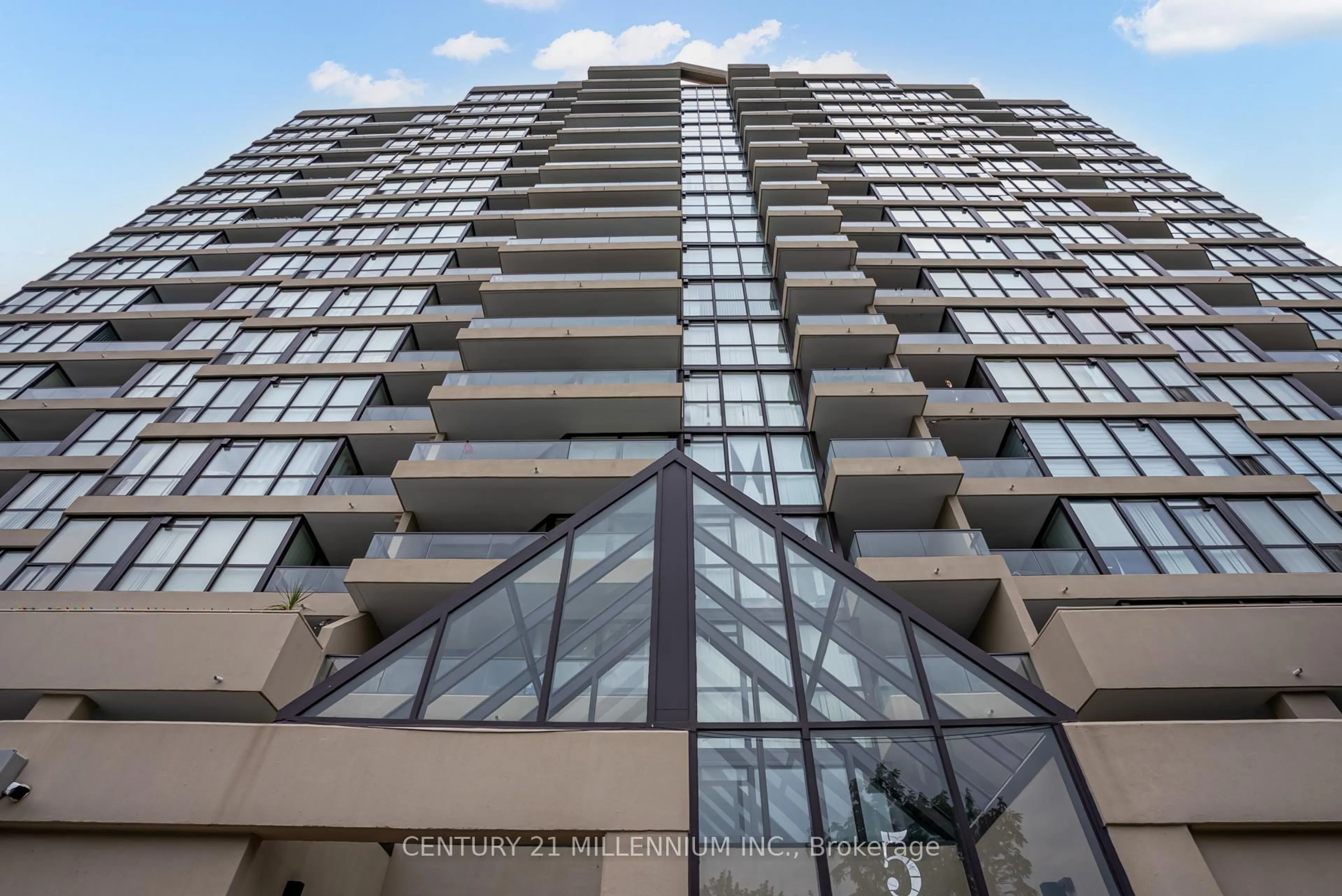 Indoor foyer for 5 Rowntree Rd #1617, Toronto Ontario M9V 5G9