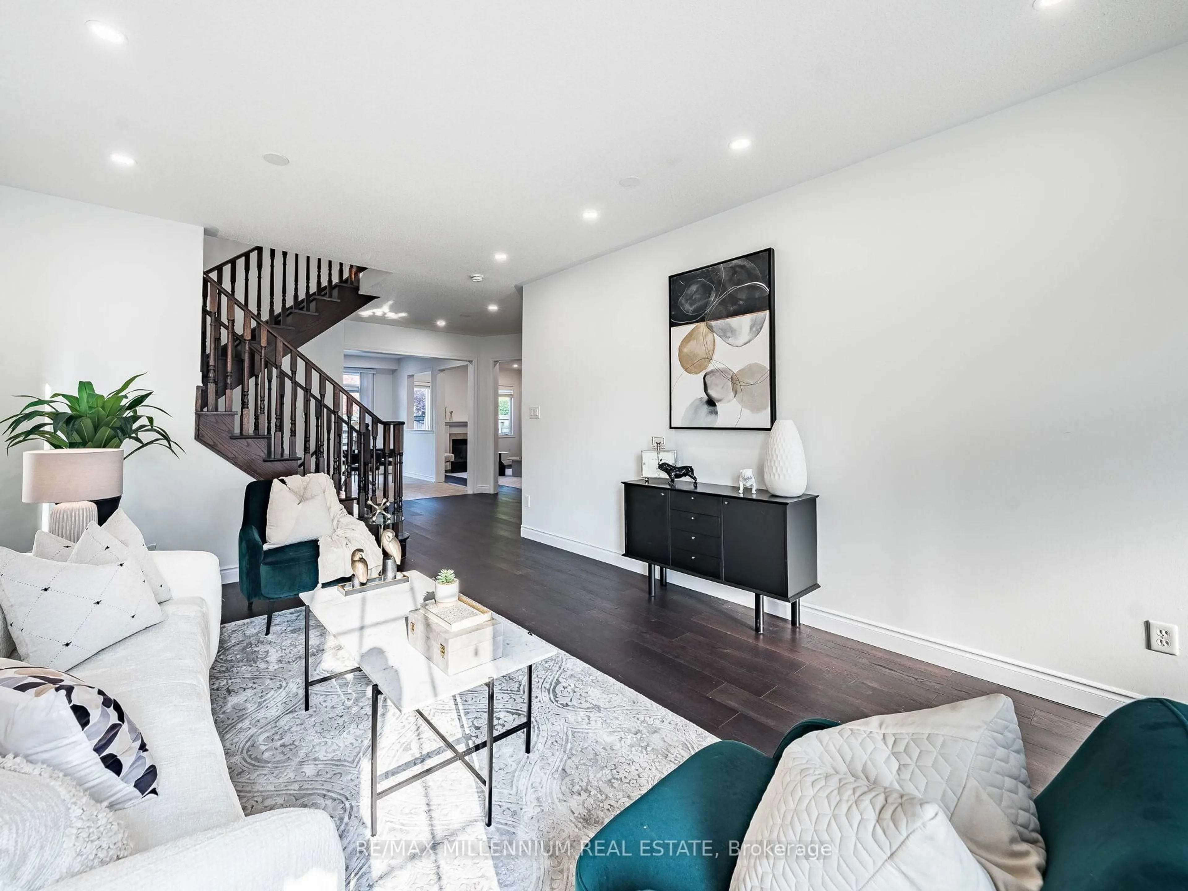 Living room with furniture, unknown for 377 Scott Blvd, Milton Ontario L9T 0T1