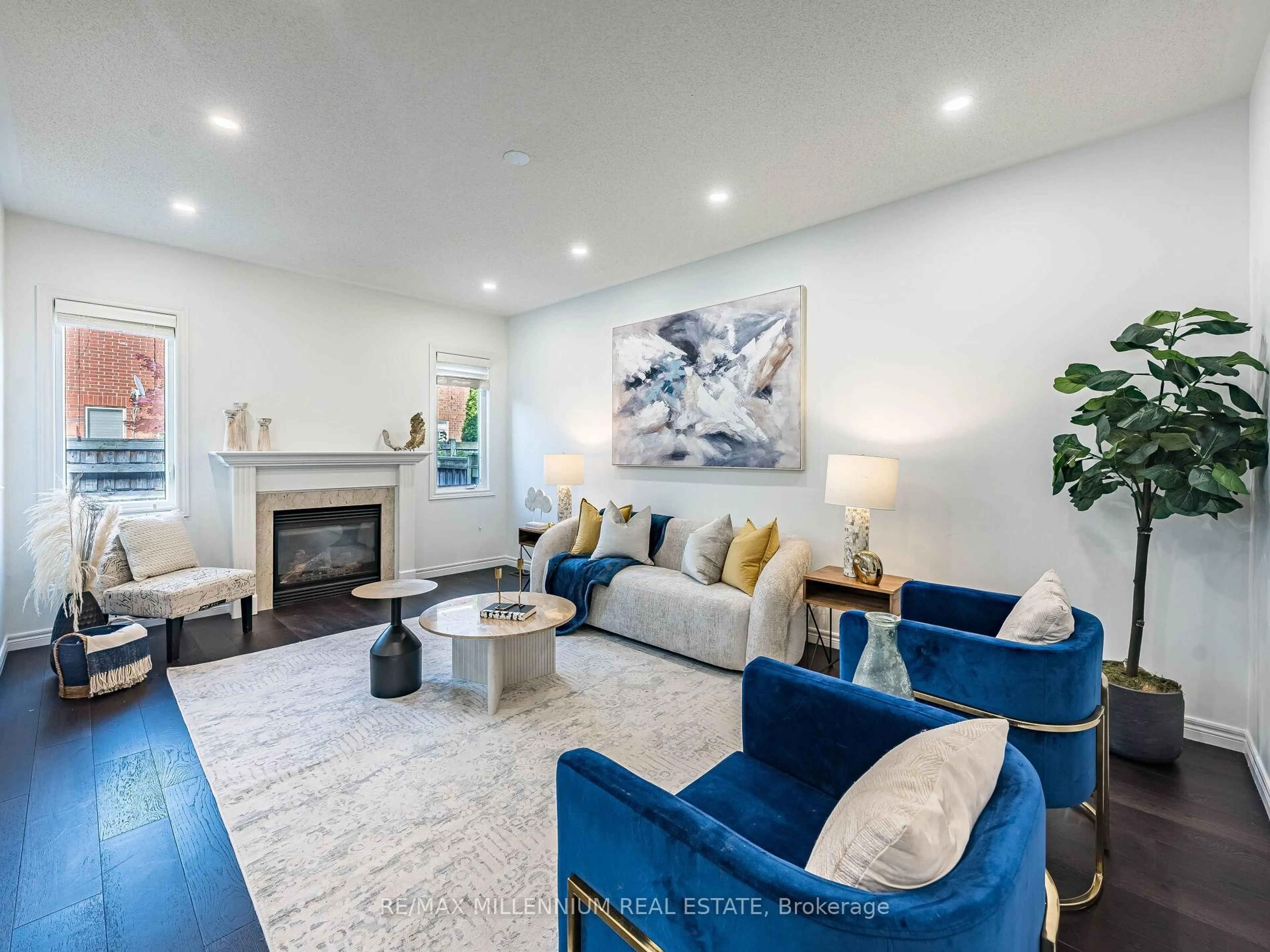 Living room with furniture, unknown for 377 Scott Blvd, Milton Ontario L9T 0T1