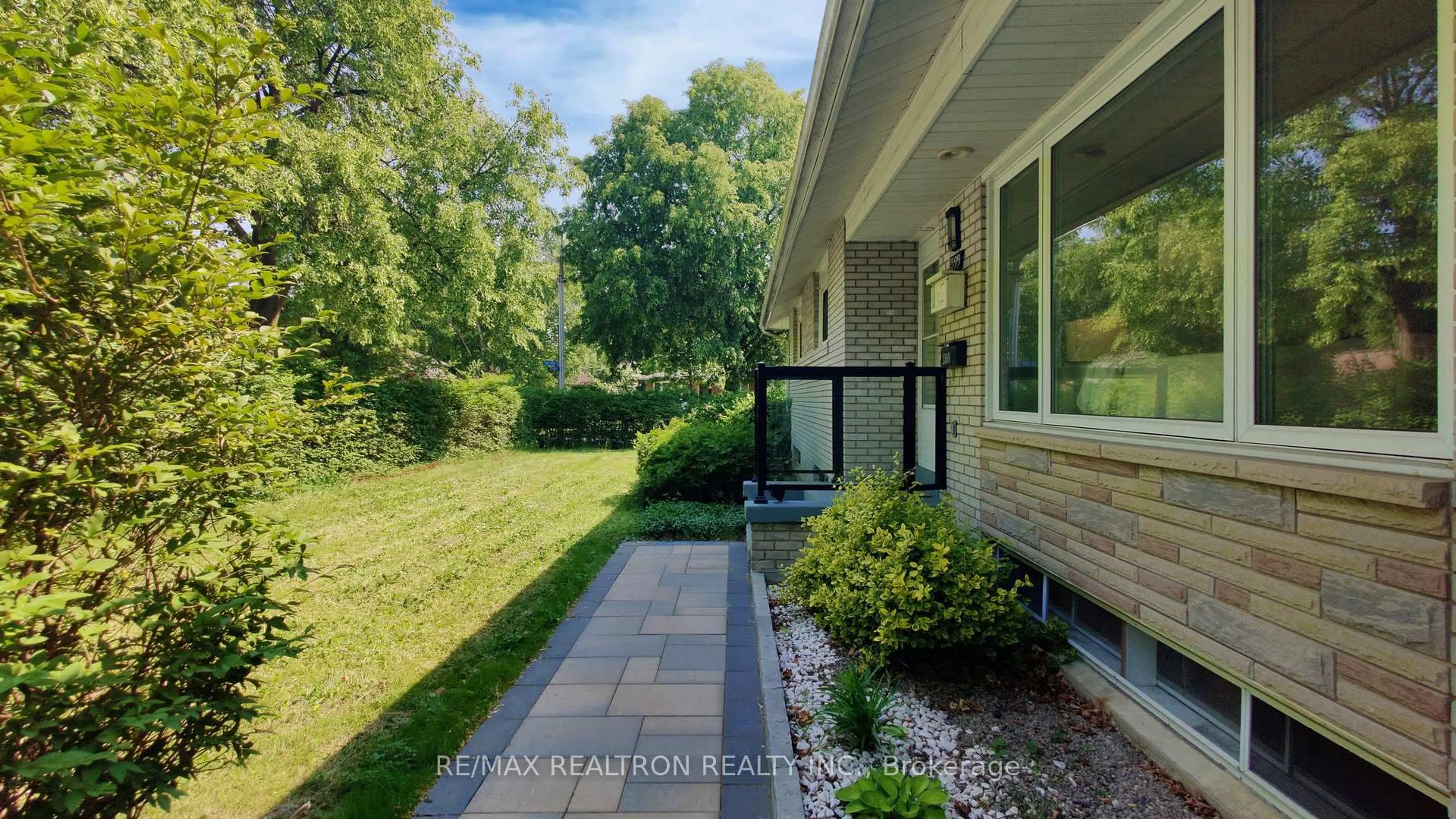 Unknown for 1599 Lewisham Dr, Mississauga Ontario L5J 3R2