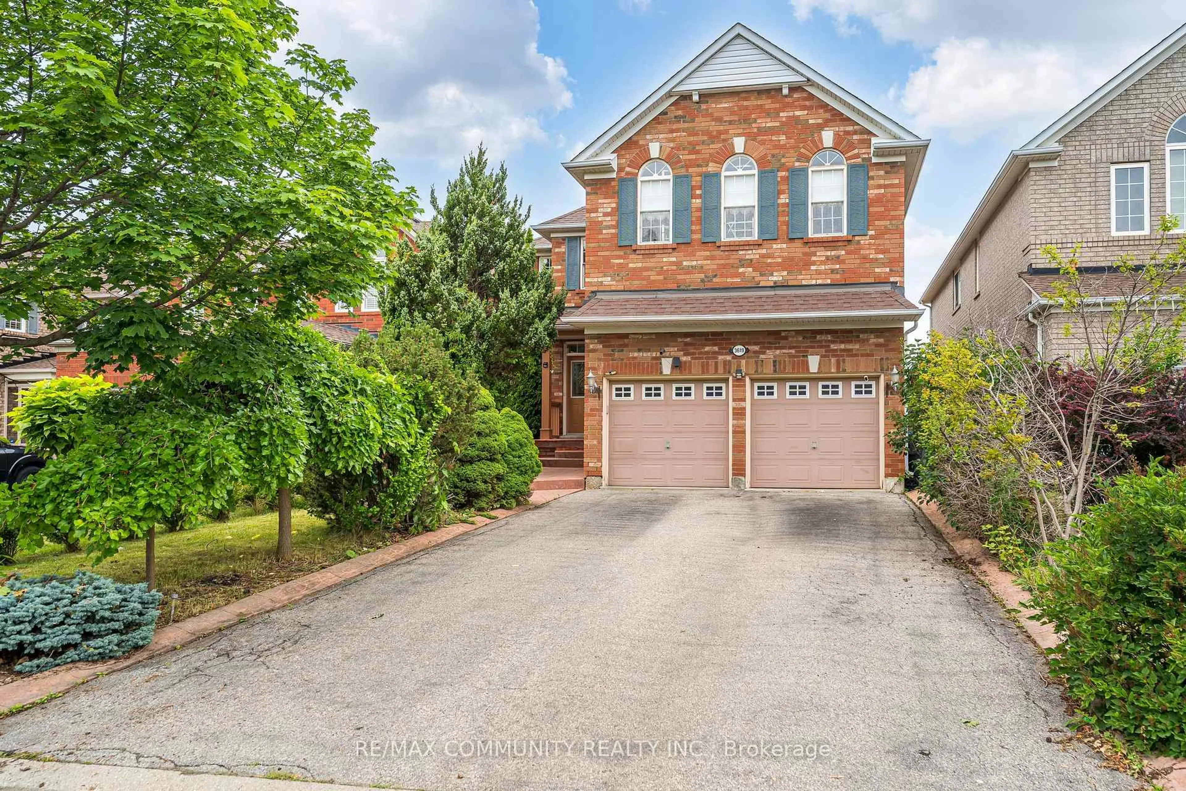 Home with brick exterior material, street for 3619 Waterfall Cres, Mississauga Ontario L5N 8G8