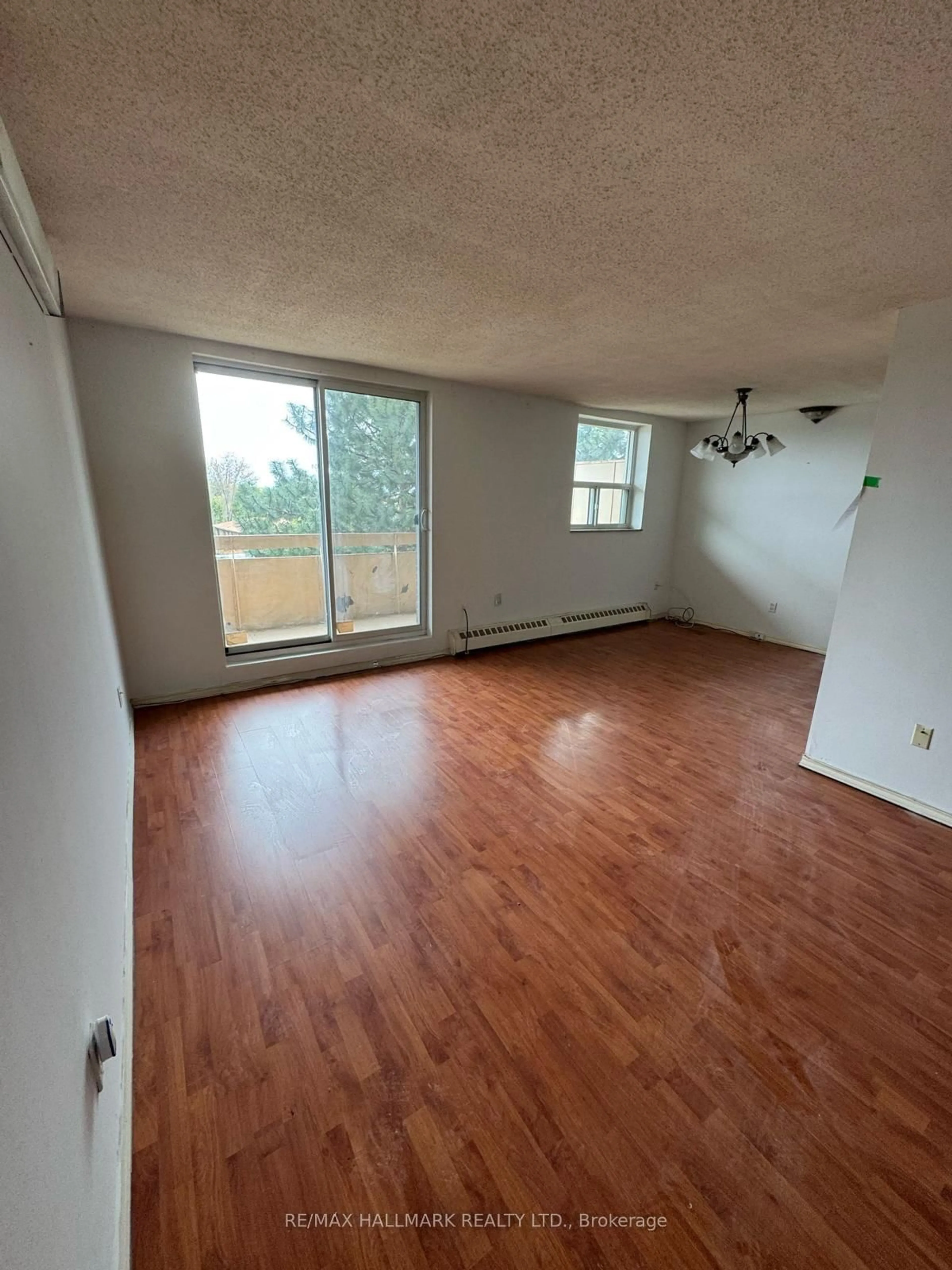 A pic of a room for 3577 Derry Rd #311, Mississauga Ontario L4T 1B3
