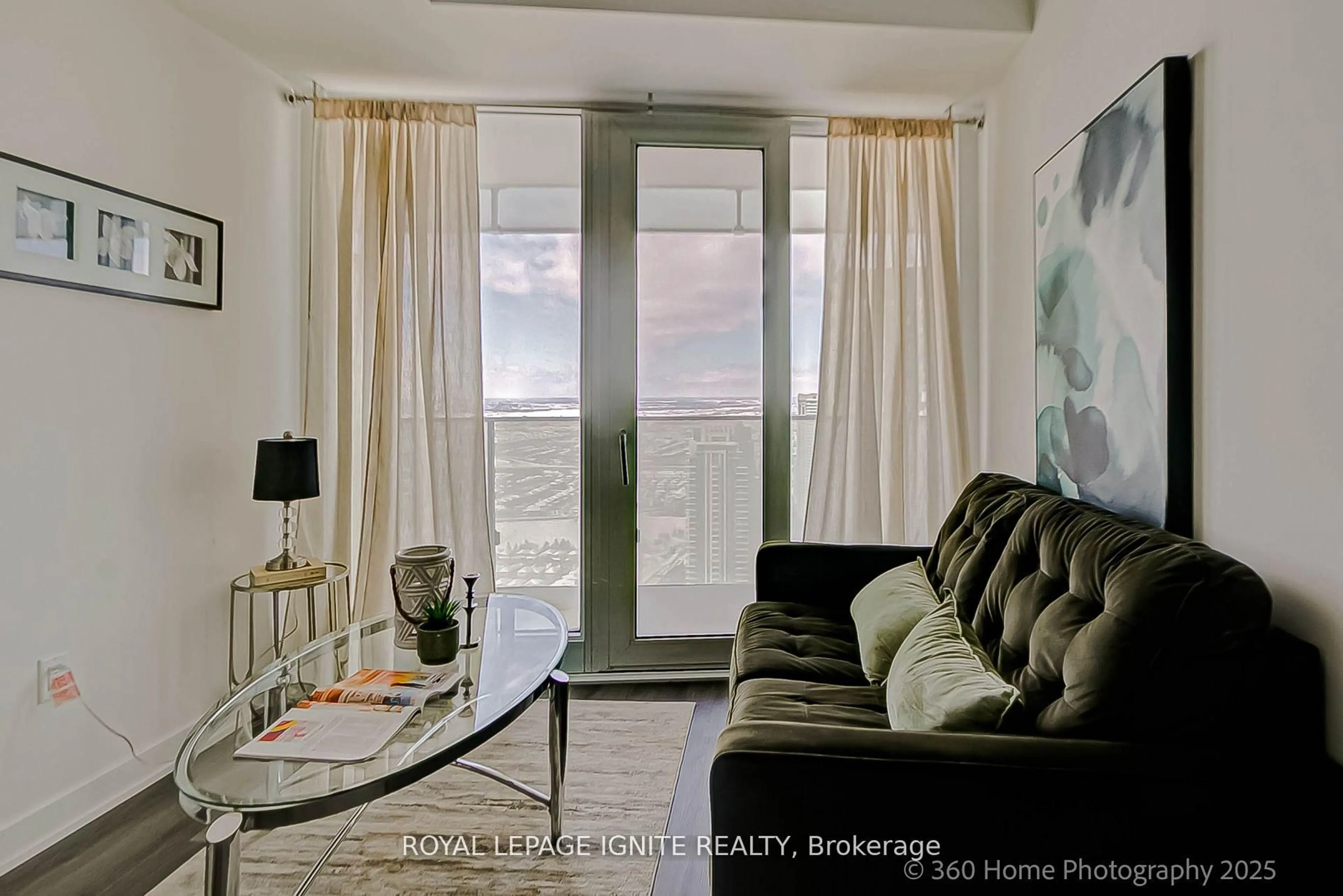 Living room with furniture, unknown for 3883 Quartz Rd #4010, Mississauga Ontario L5B 4M6