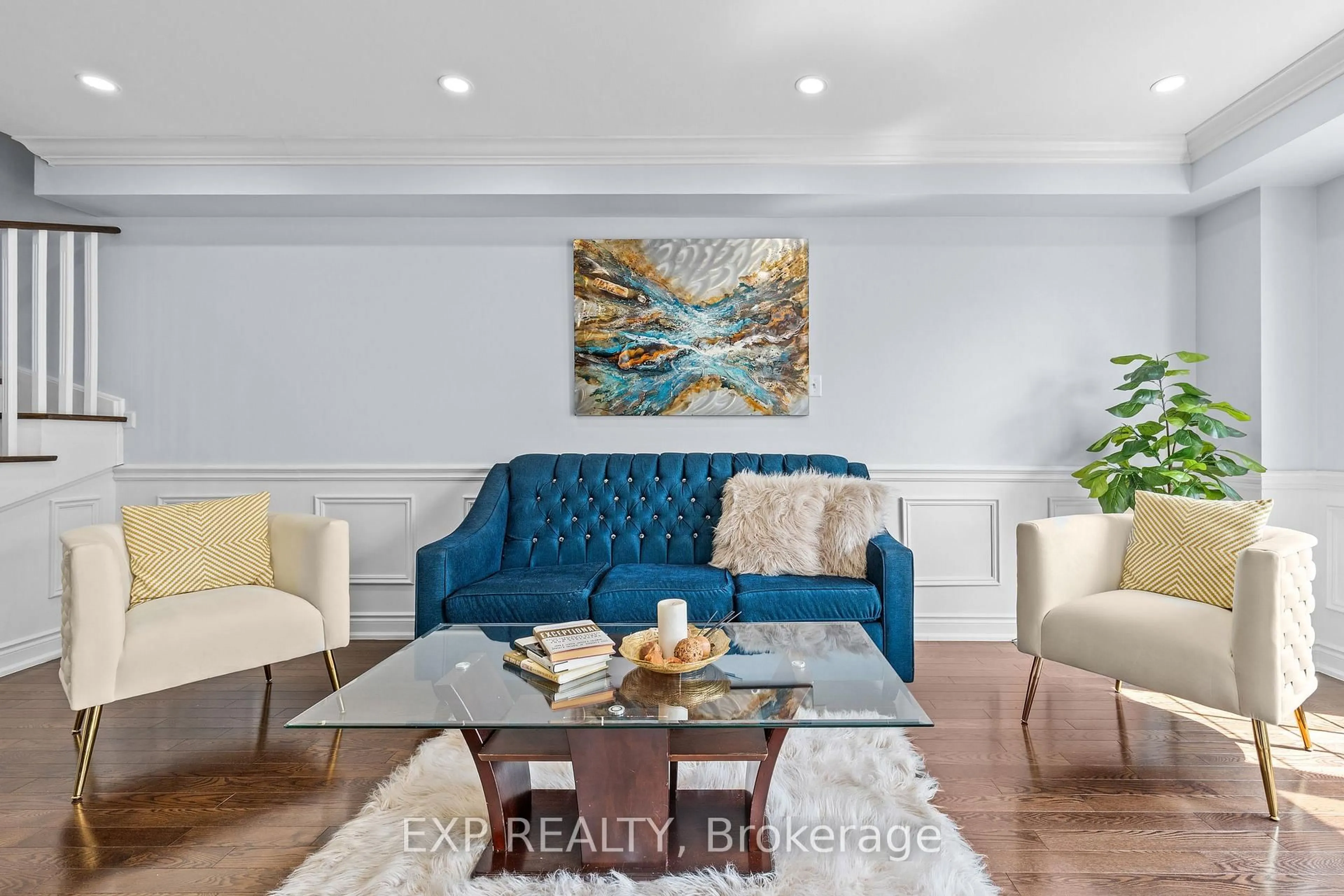 Living room with furniture, unknown for 138 Hucknall Rd, Toronto Ontario M3J 1V8