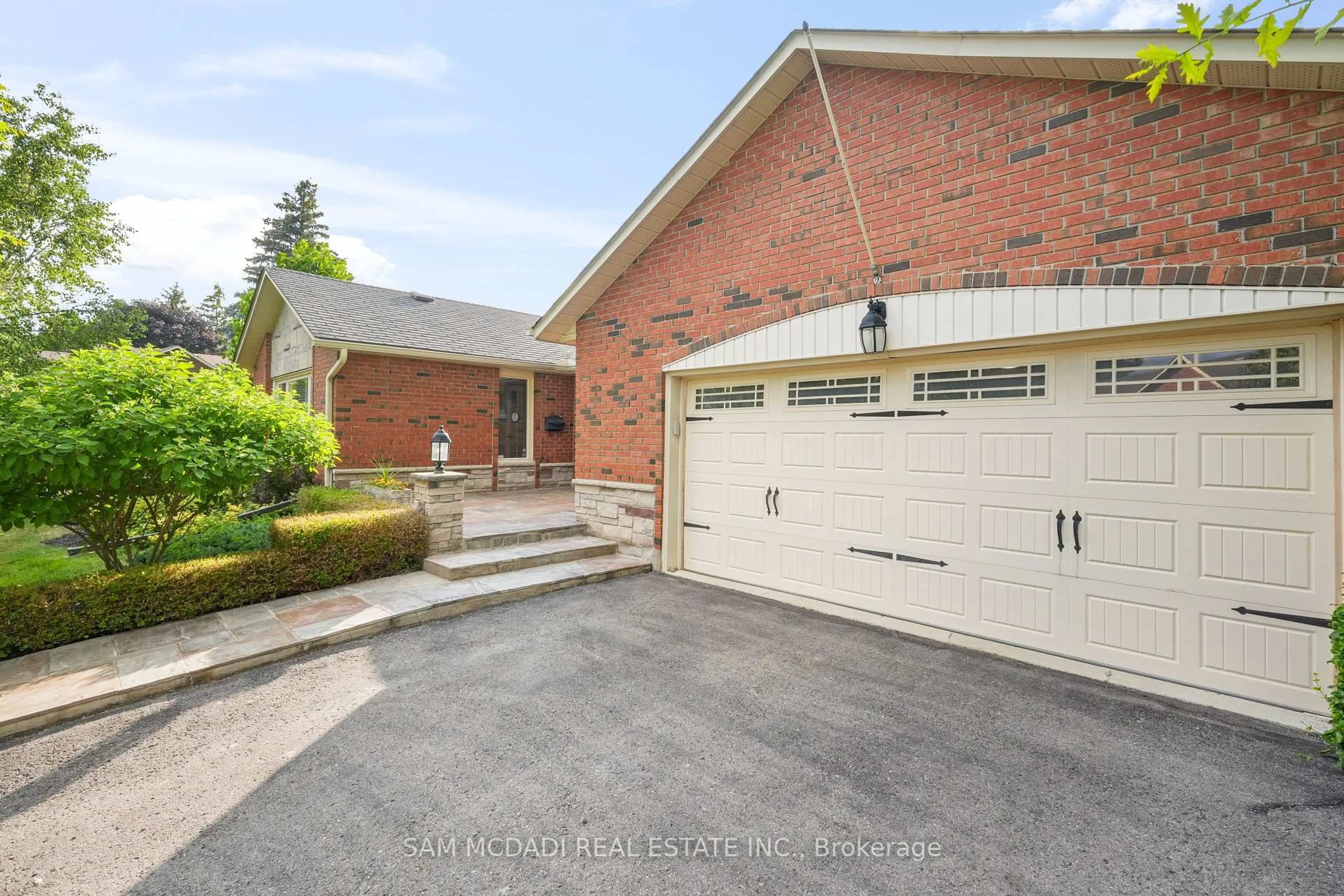 Home with brick exterior material, street for 7 Oldham Cres, Brampton Ontario L6Z 1W2