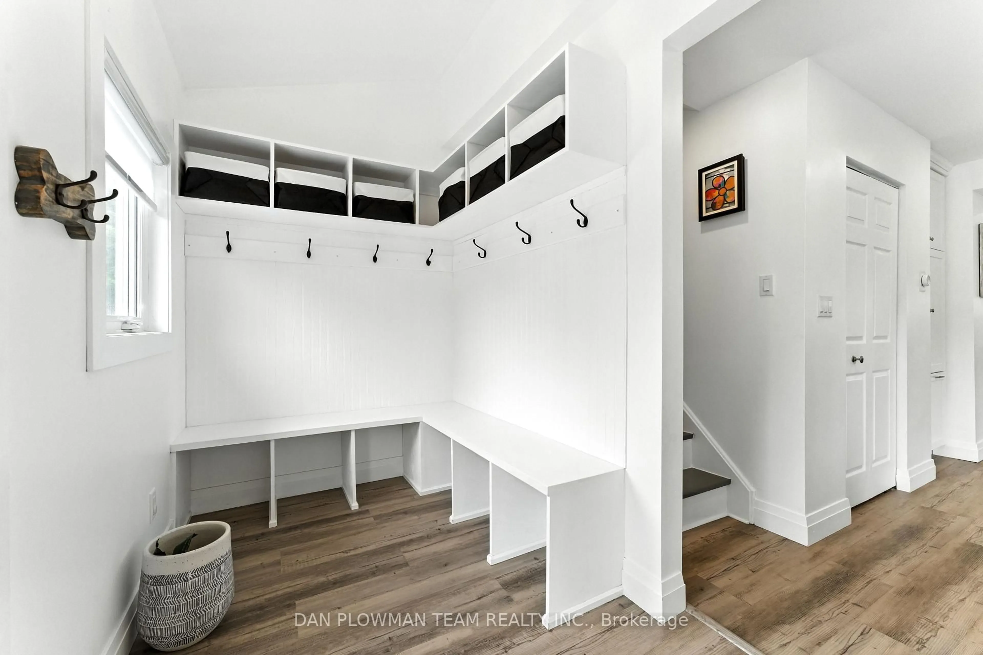 Indoor entryway for 36 Hewitt St, Orangeville Ontario L9W 3A1