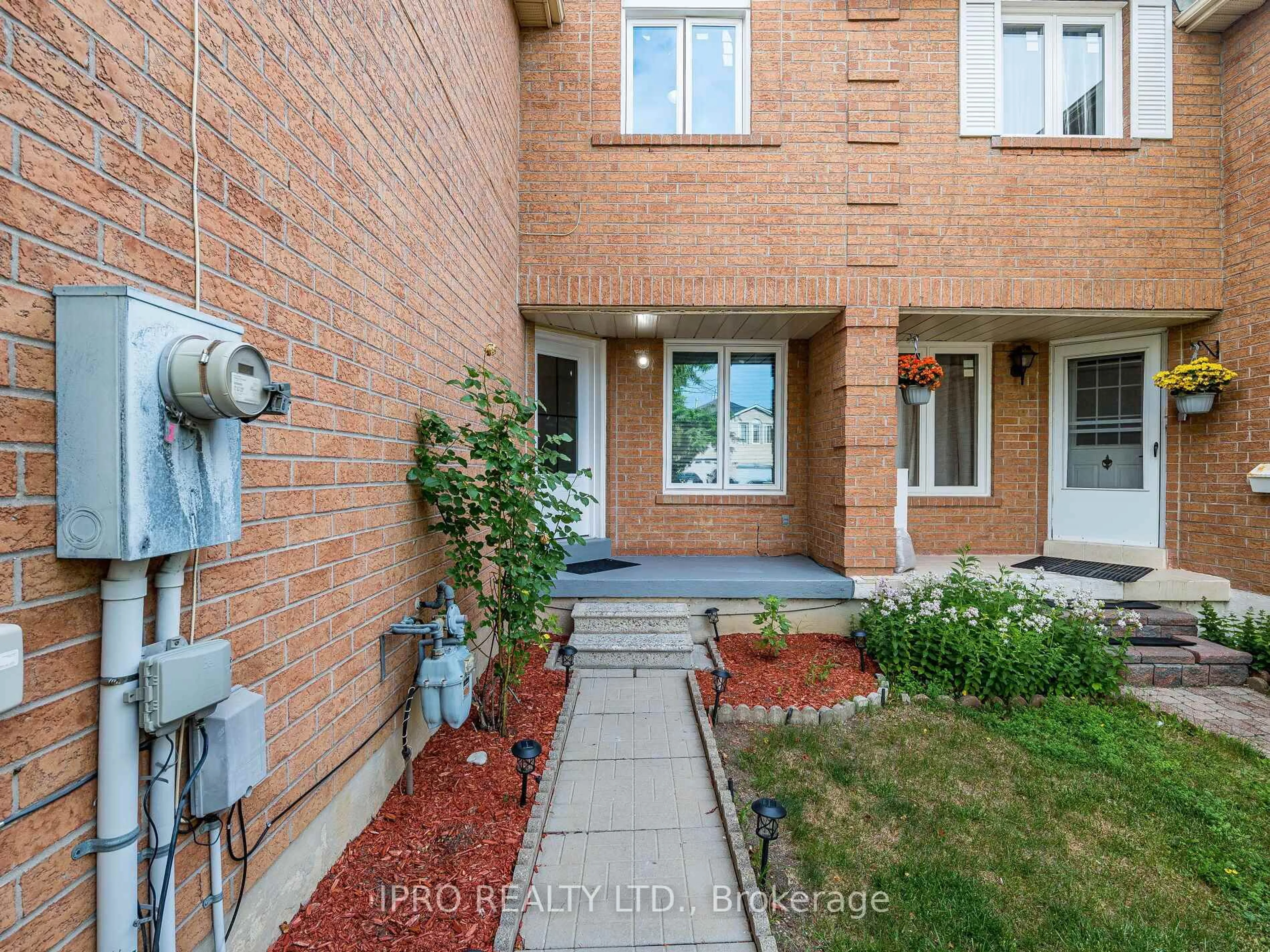 Home with brick exterior material, street for 5245 Cinnamon Rd, Mississauga Ontario L5V 1T3
