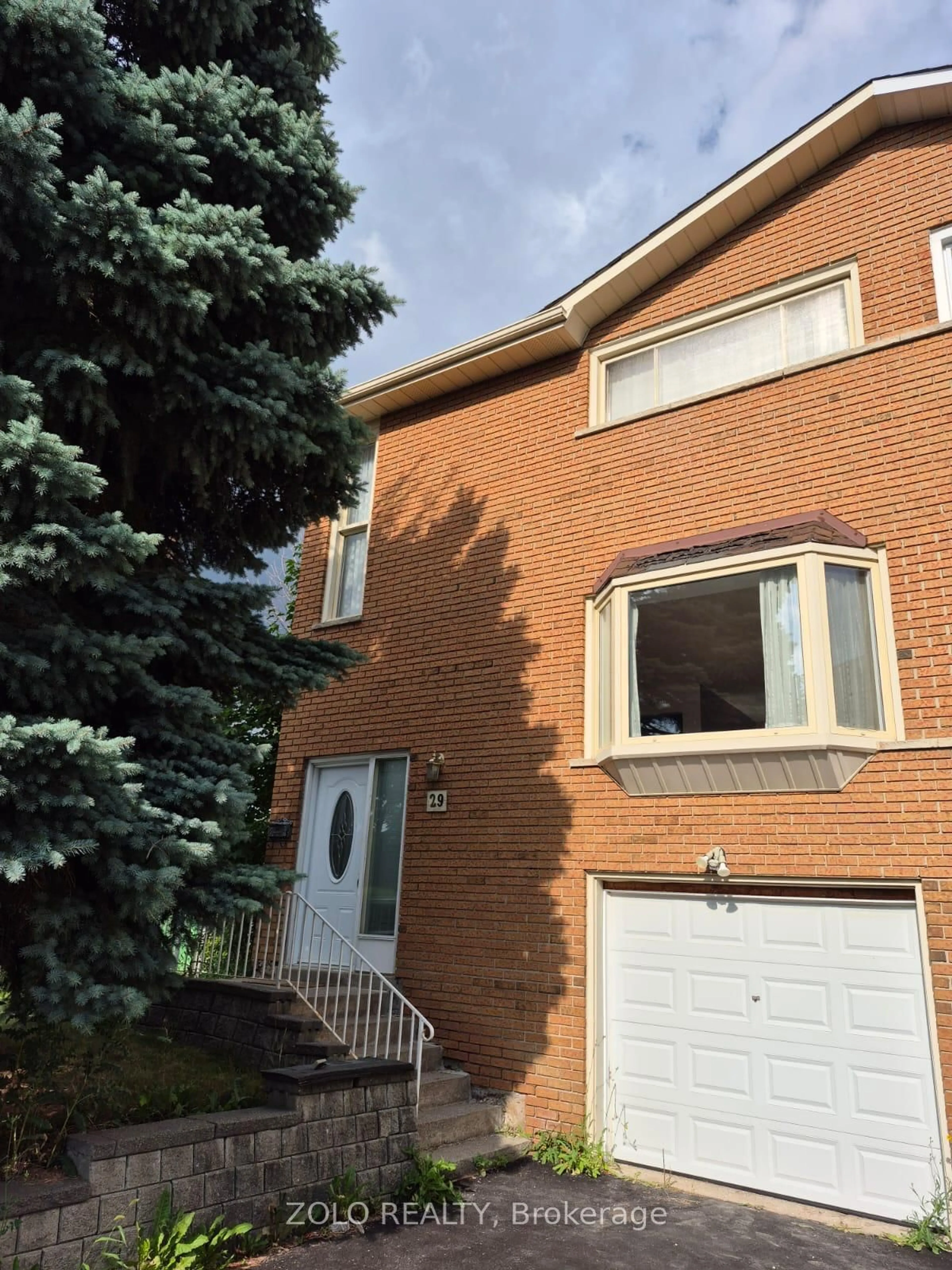 Home with brick exterior material, street for 29 Newlyn Cres, Brampton Ontario L6V 3A9