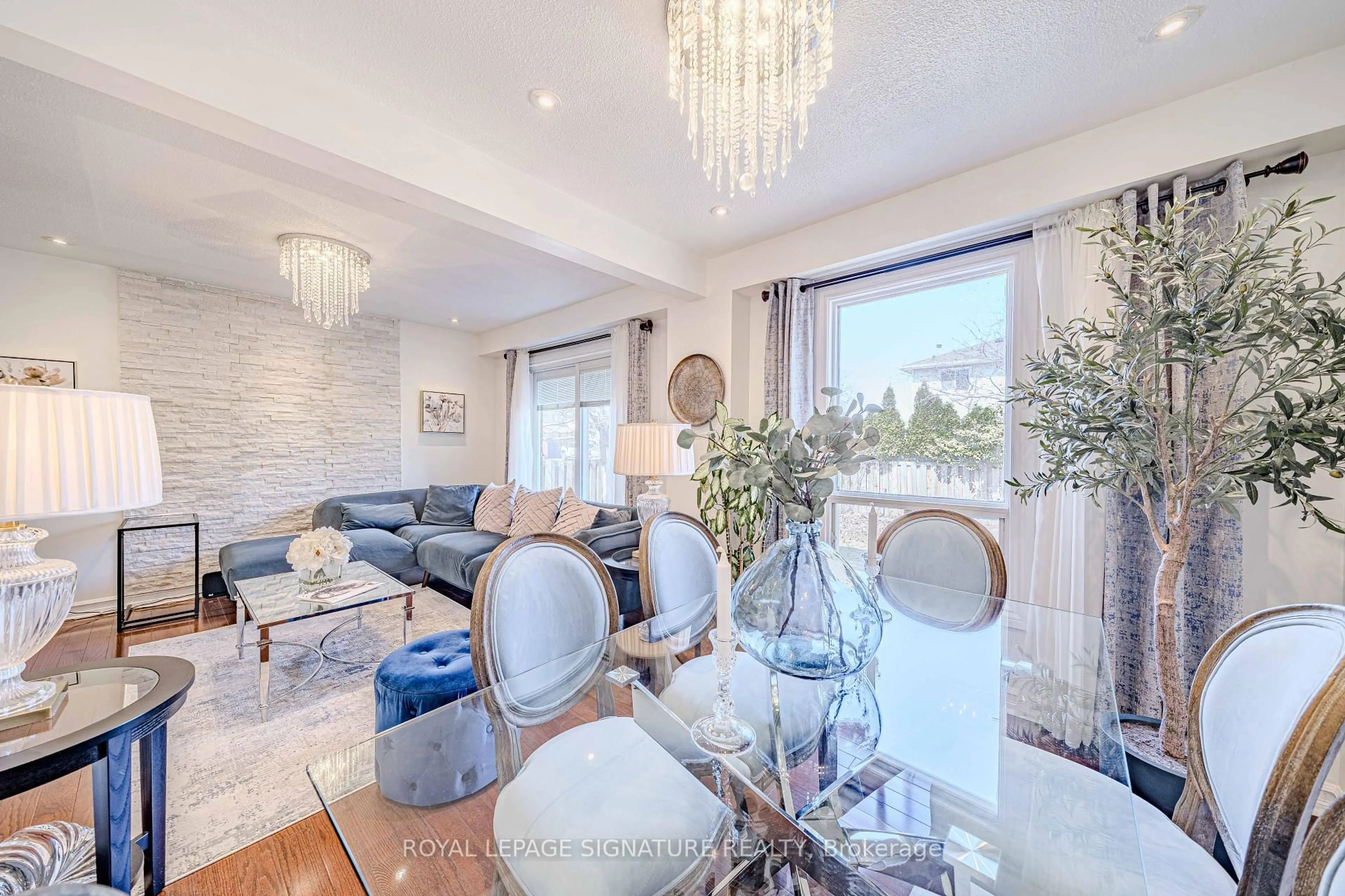 Dining room, unknown for 2 Summertime Crt, Brampton Ontario L6Z 2B4
