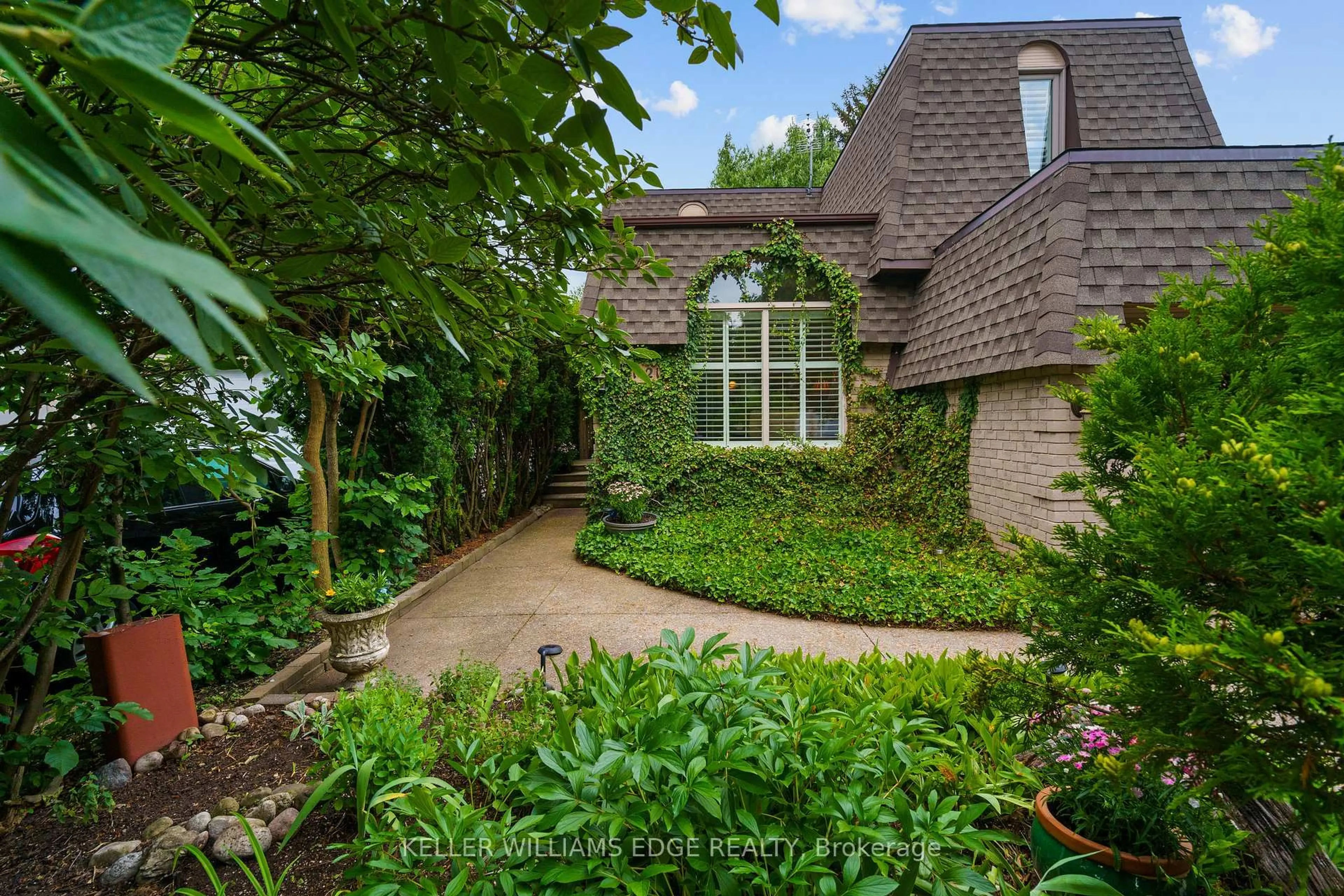 Unknown for 1121 Stephenson Dr, Burlington Ontario L7S 2B1