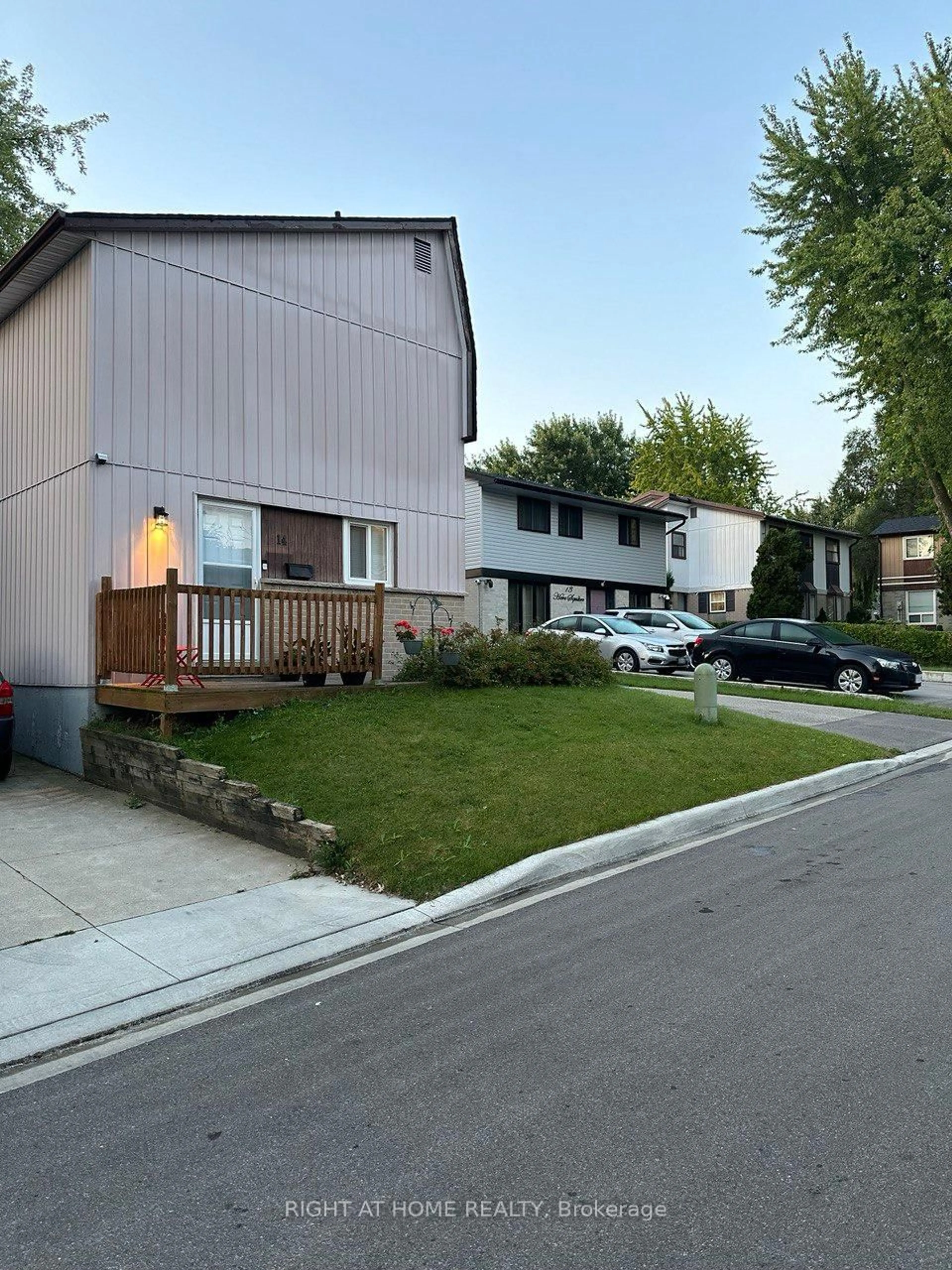 A pic from outside/outdoor area/front of a property/back of a property/a pic from drone, street for 14 Hero Sq, Brampton Ontario L6S 1Y1