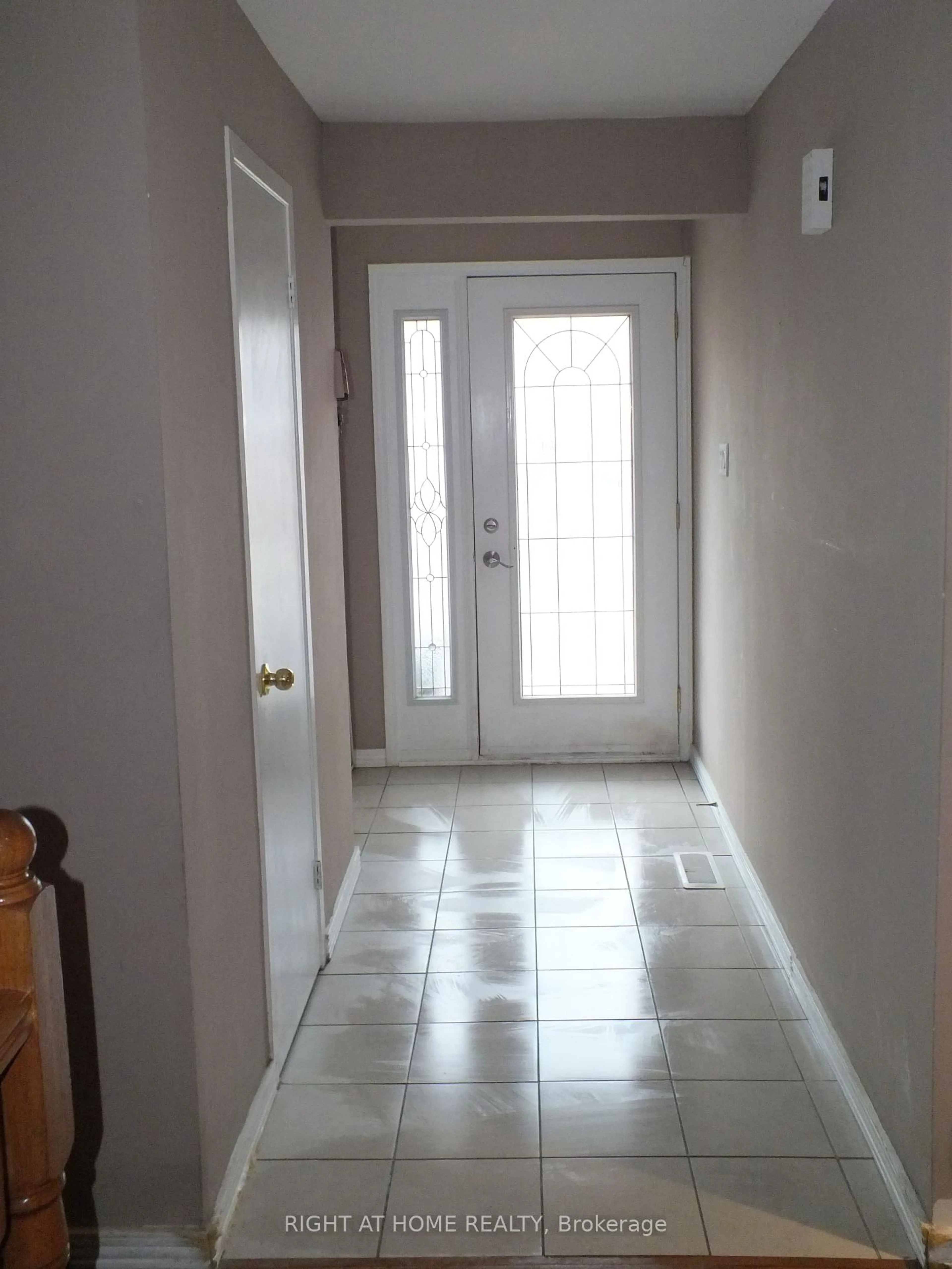 Unknown for 522 Cavell Dr, Mississauga Ontario L5B 2N9