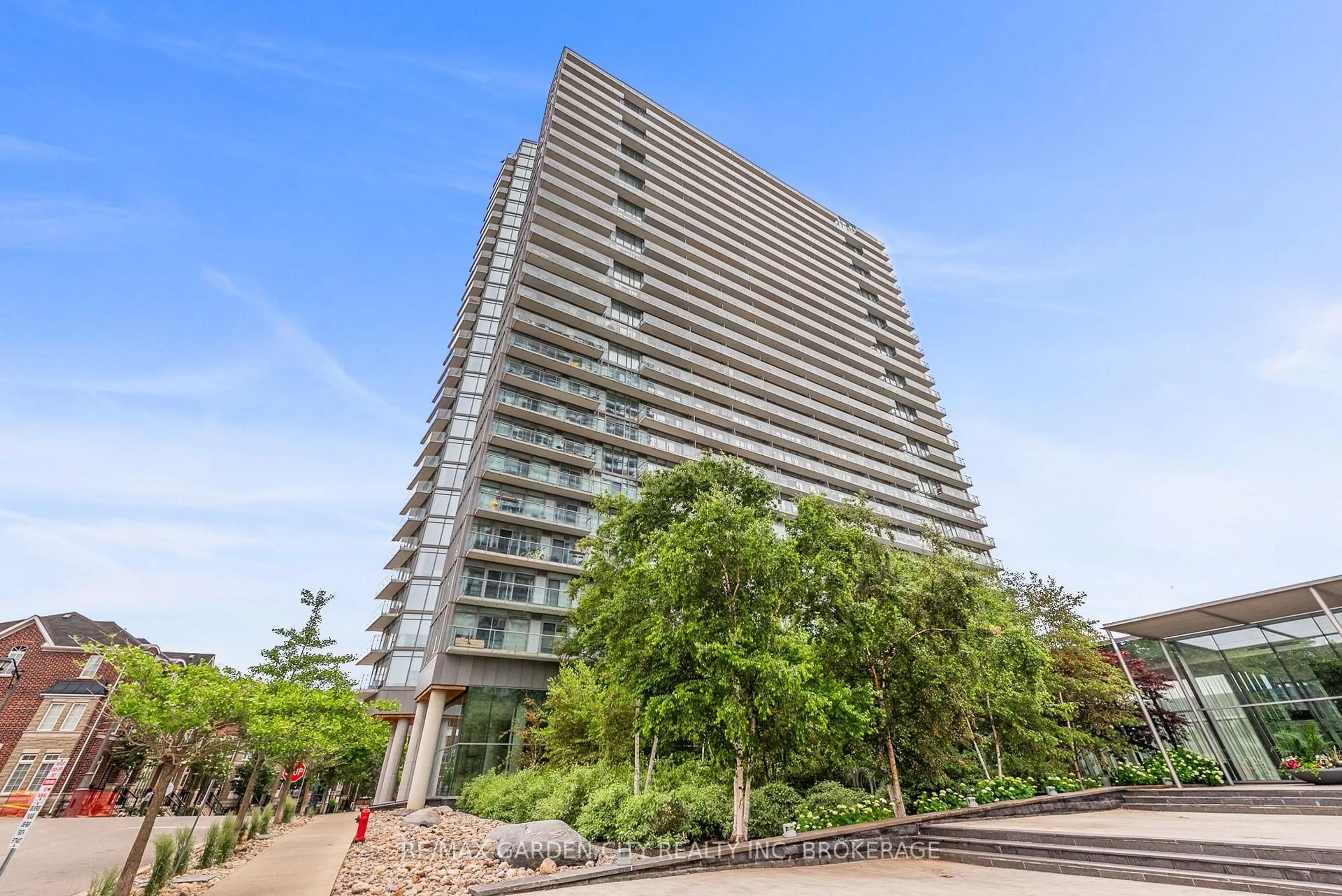Unknown for 103 The Queensway #405, Toronto Ontario M6S 5B3