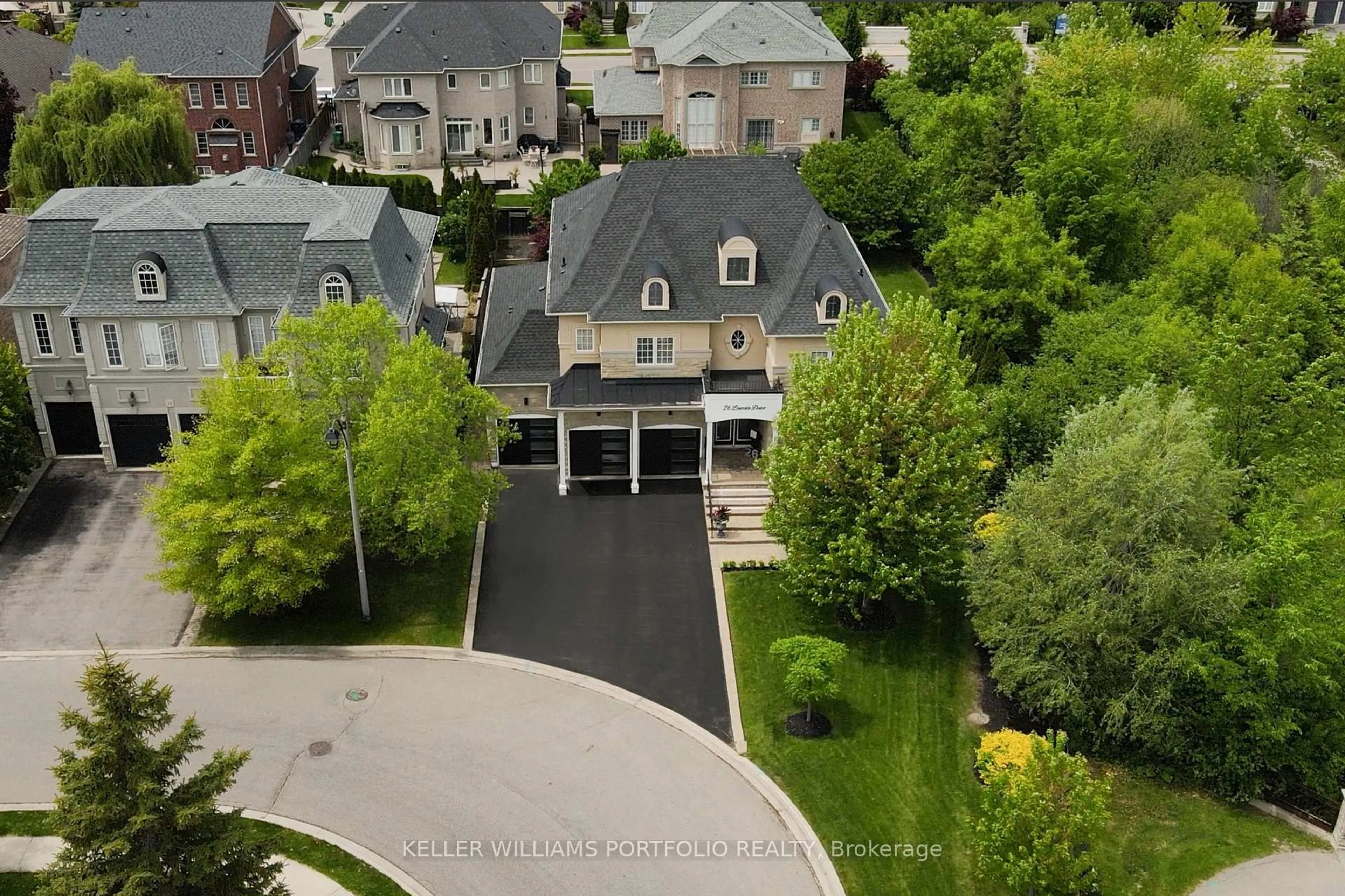 A pic from outside/outdoor area/front of a property/back of a property/a pic from drone, street for 26 Louvain Dr, Brampton Ontario L6P 1W6