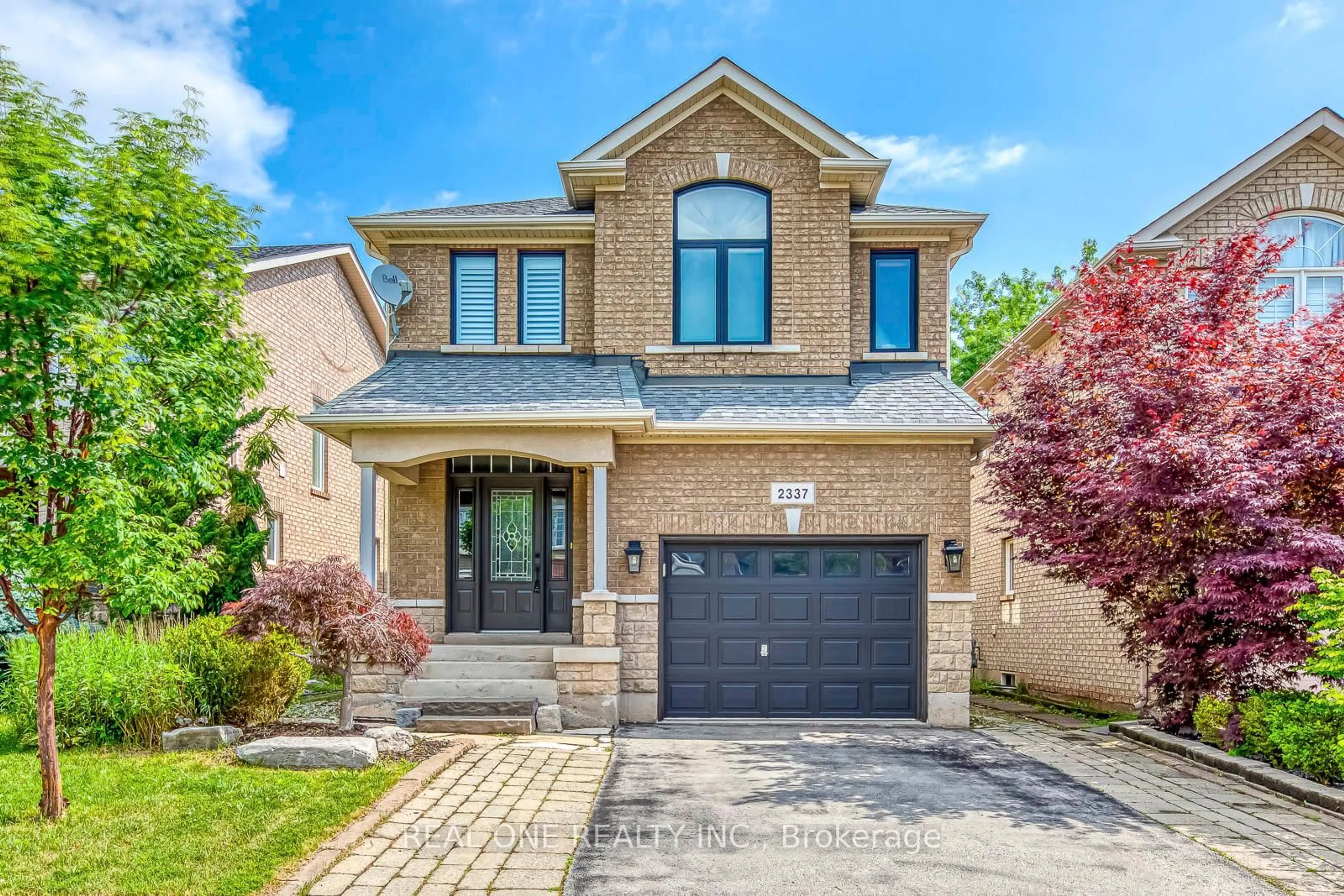 Home with brick exterior material, street for 2337 Hilda Dr, Oakville Ontario L6H 7M9