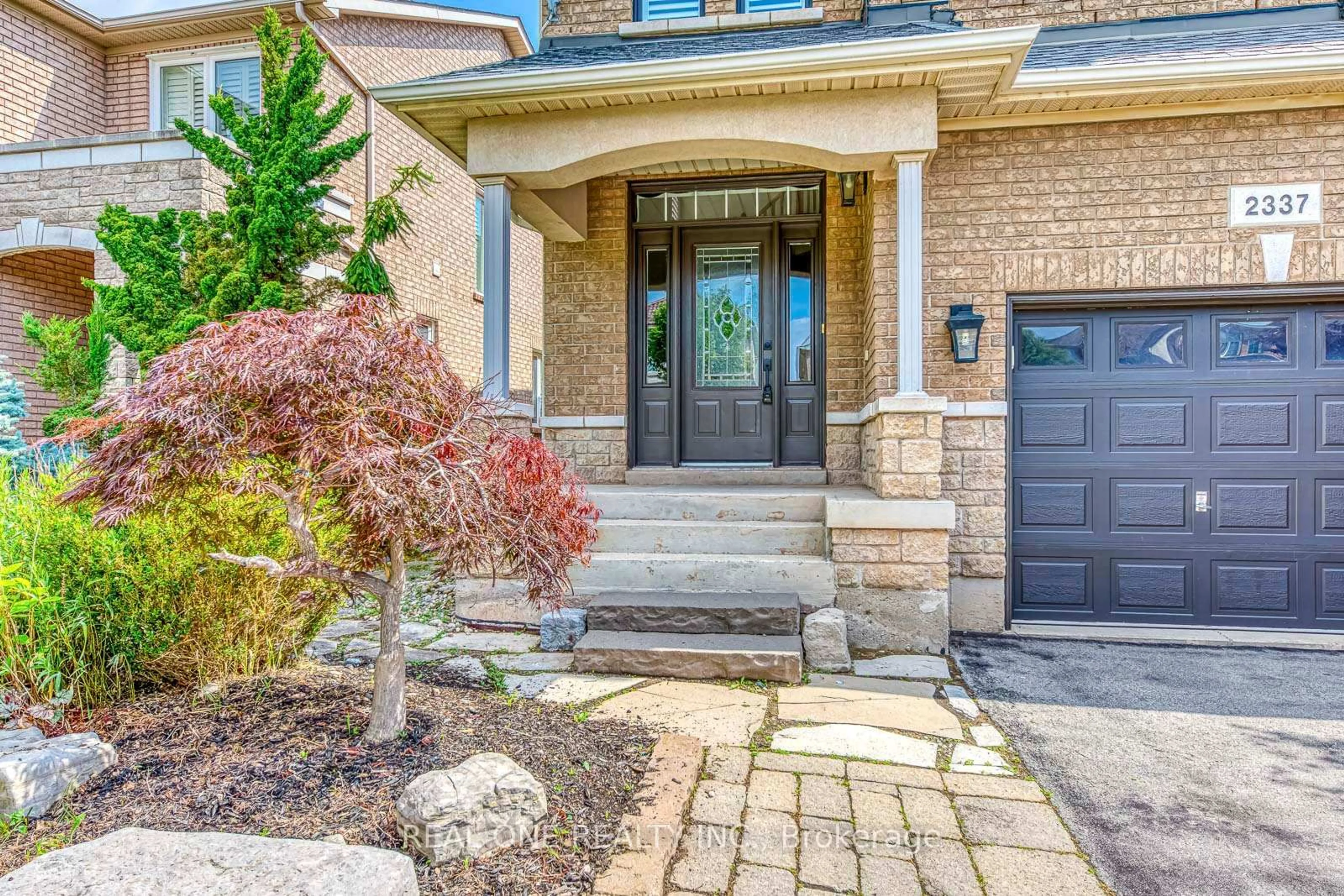 Home with brick exterior material, street for 2337 Hilda Dr, Oakville Ontario L6H 7M9