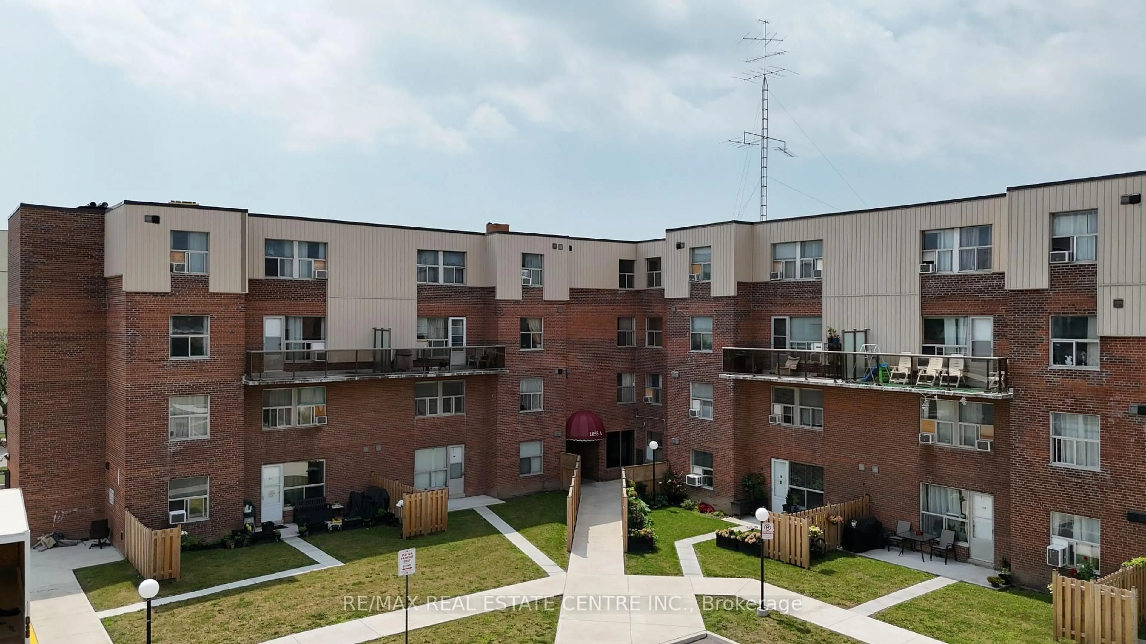 Unknown for 1055 A Forestwood Dr #212, Mississauga Ontario L5C 2T8