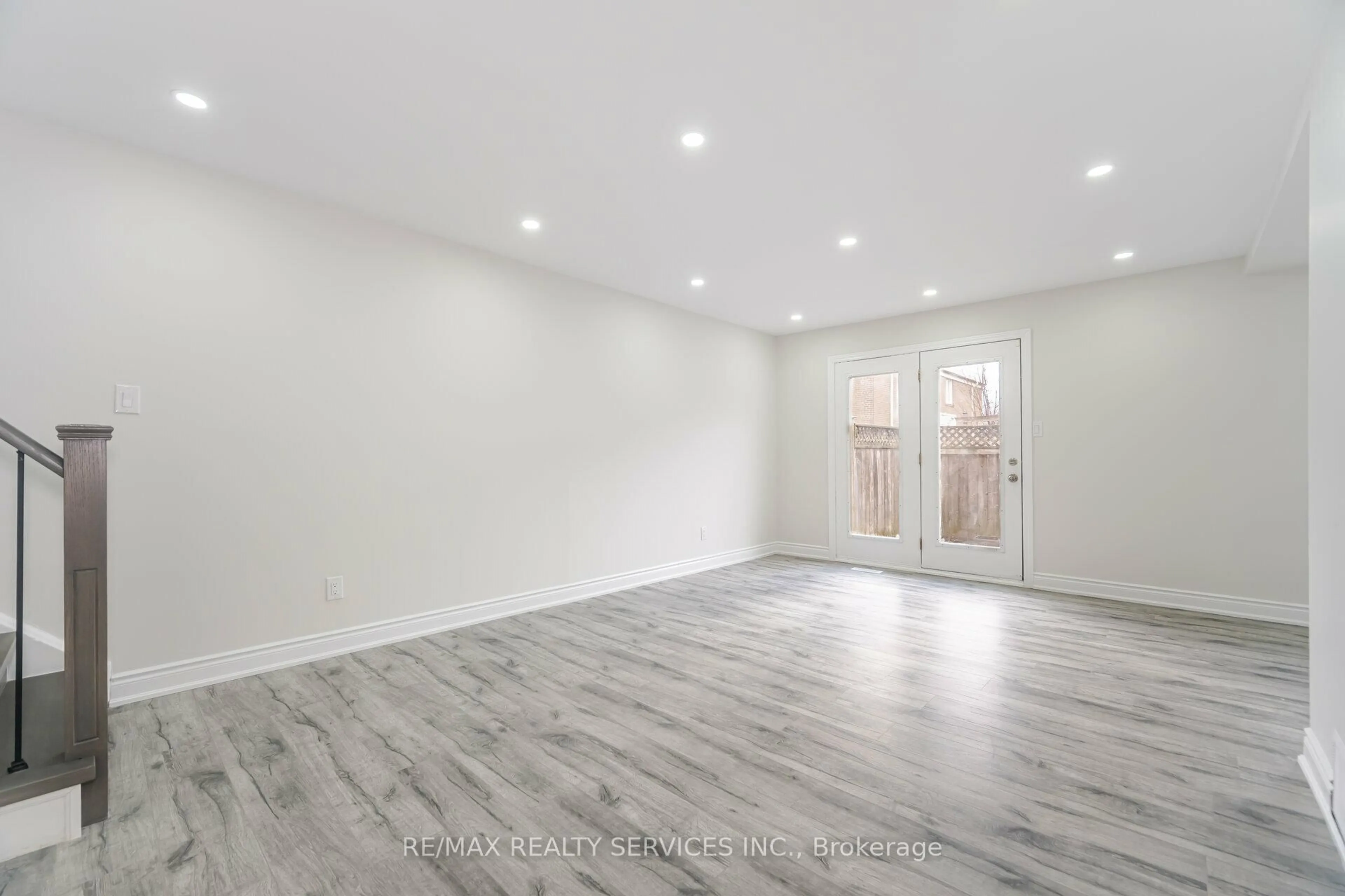 A pic of a room for 41 Town House Cres, Brampton Ontario L6W 3G3