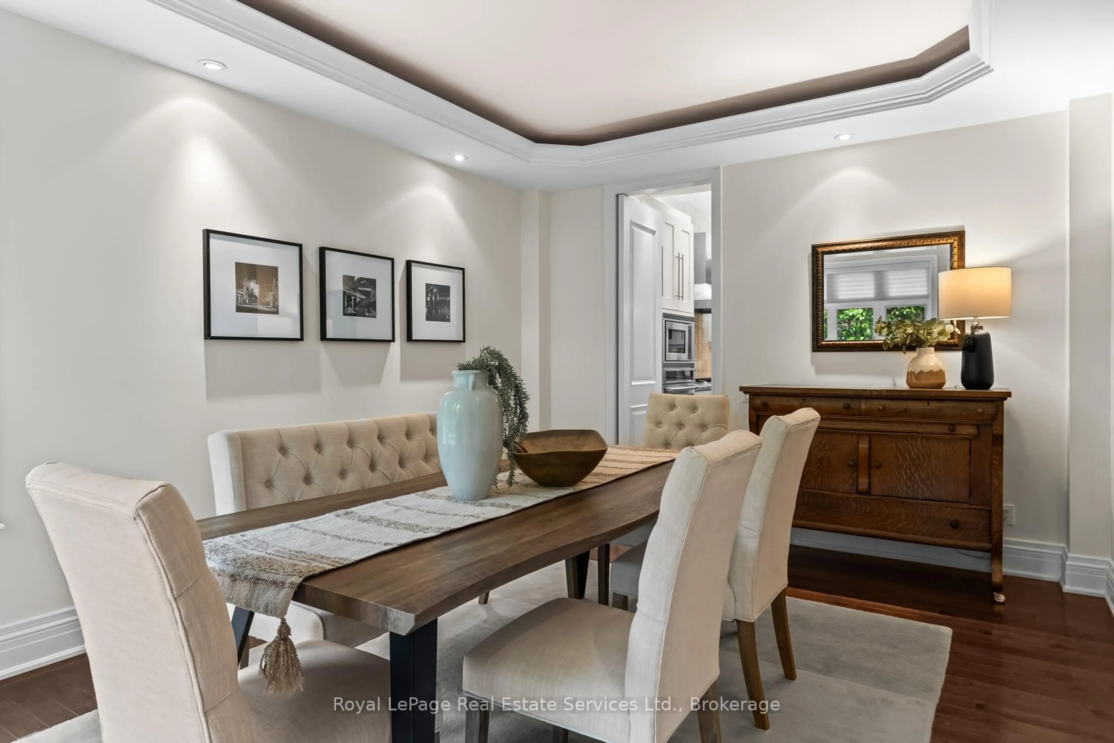 Dining room, unknown for 370 Christina Dr, Oakville Ontario L6K 1H6