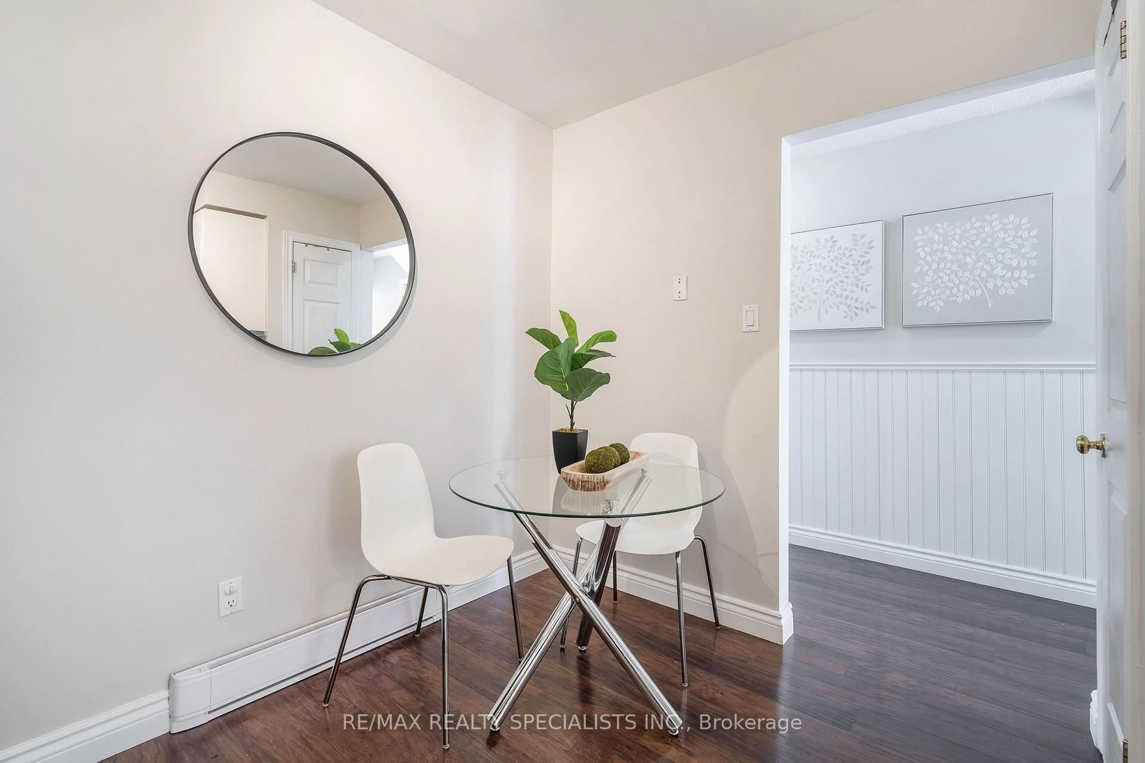 A pic of a room for 341 Wilson Dr #9, Milton Ontario L9T 3Y9